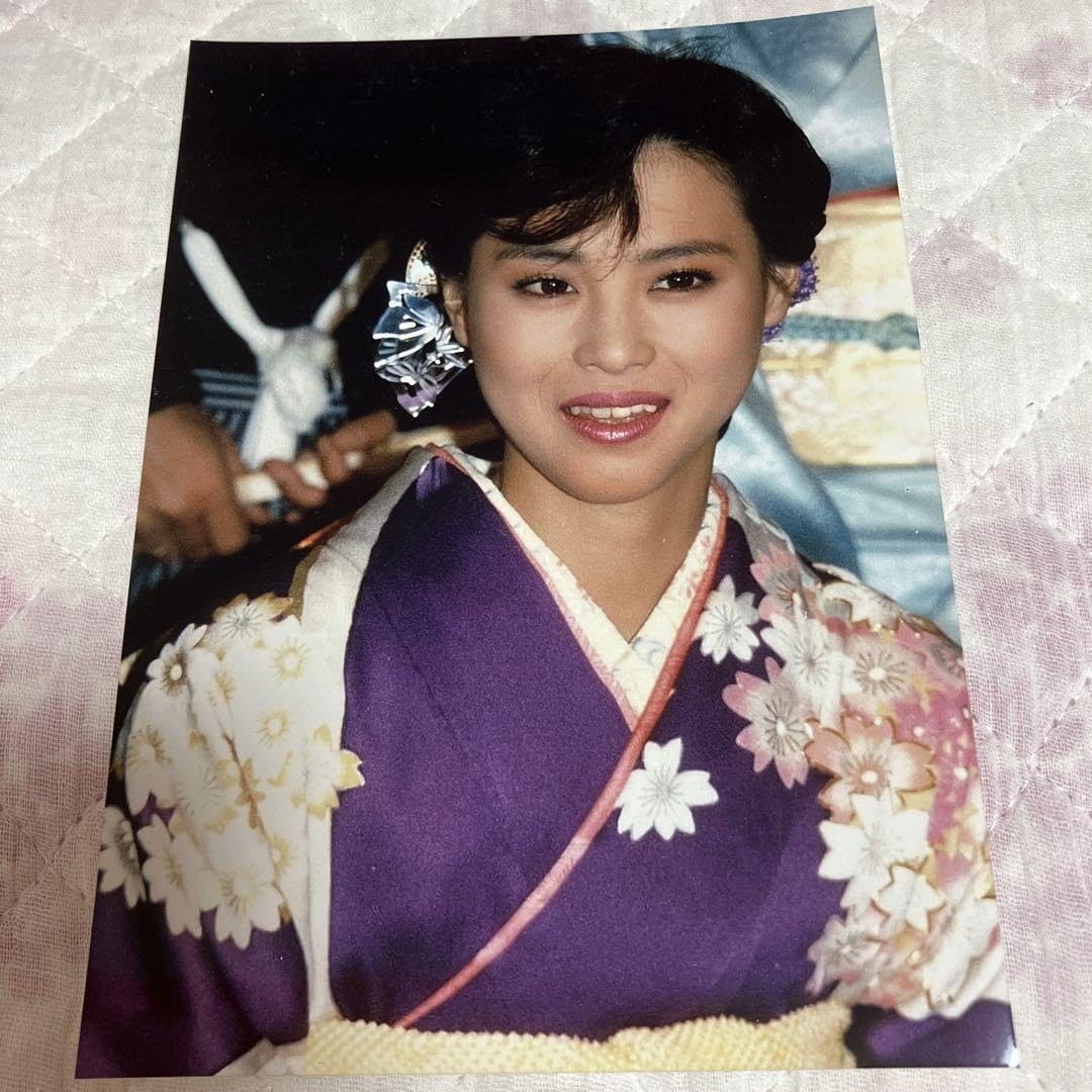 Amazon.co.jp: 松田聖子 2Lサイズ 生写真 : おもちゃ