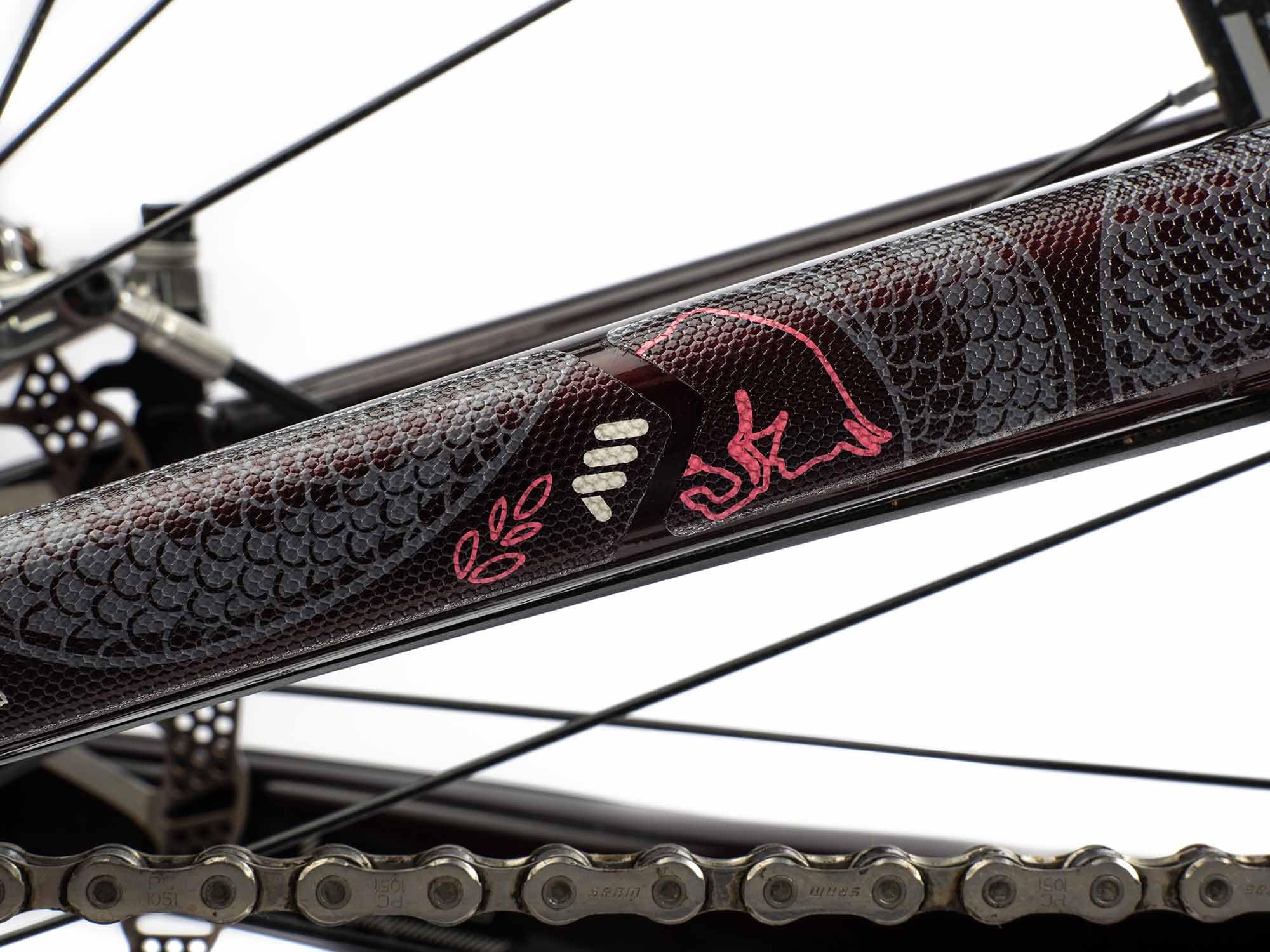 Kit de Protection de Cadre VTT en Film PVC Ultra résistant de 380 µm Contenant 10 pièces universelles. Installation Facile sans Bulles, Qui est également résistant aux UV et ne jaunit Pas.
