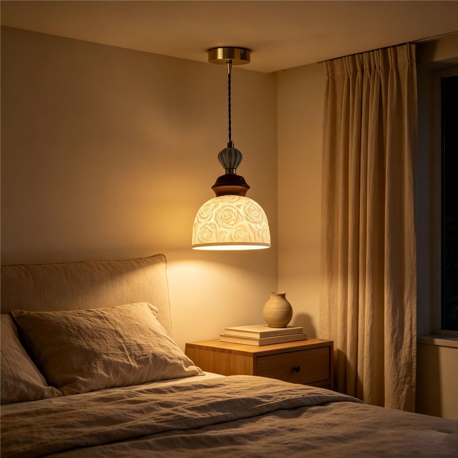 Lampada sospensione vintage, ceramica rosa goffrata, legno e ottone
