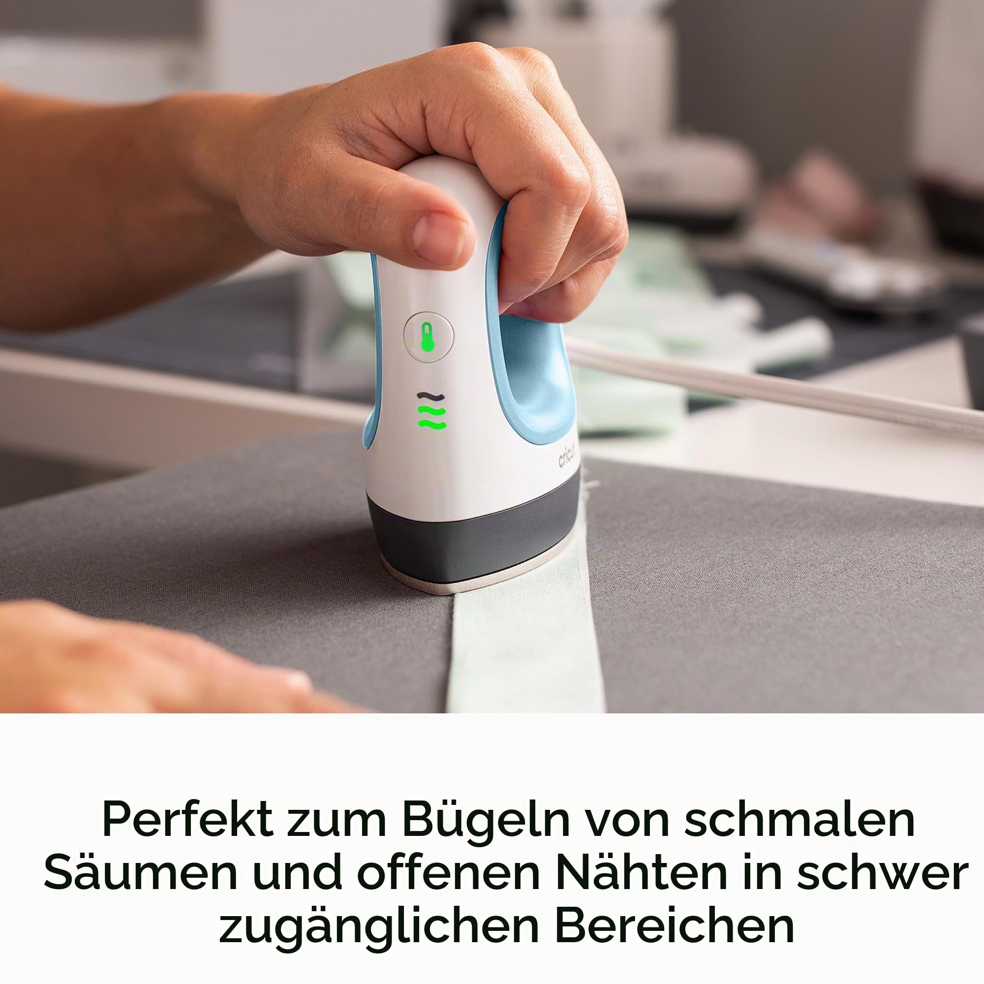 Cricut EasyPress Mini-Wärmepresse – zum Pressen kleiner Gegenstände wie Schuhe, Stofftiere, Hüte & mehr – 3 Heizstufen & Präzisionsspitze – Keramikbeschichtete Heizplatte – kompakt & leicht – Zen Blau
