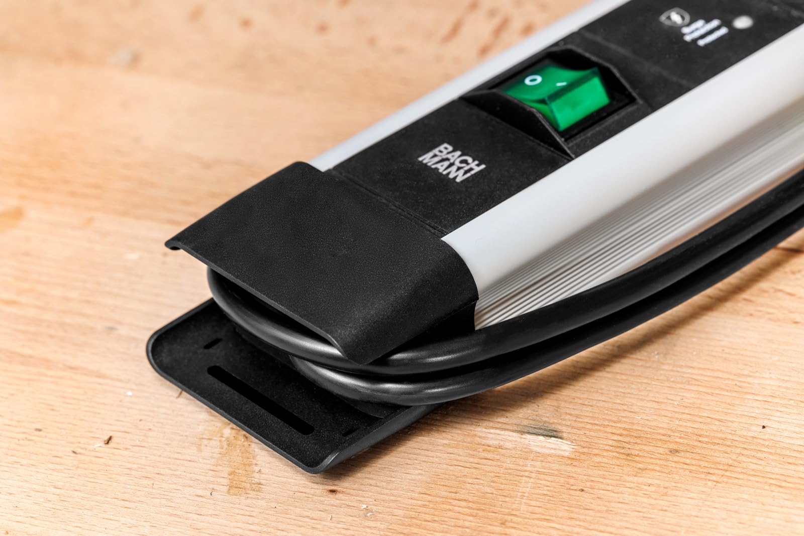BACHMANN CONNECTUS 6-Fach Steckdosenleiste (Robuste Mehrfachsteckdose mit Schalter, Überspannungsschutz Plus und 2m Kabel) Grau, Schwarz