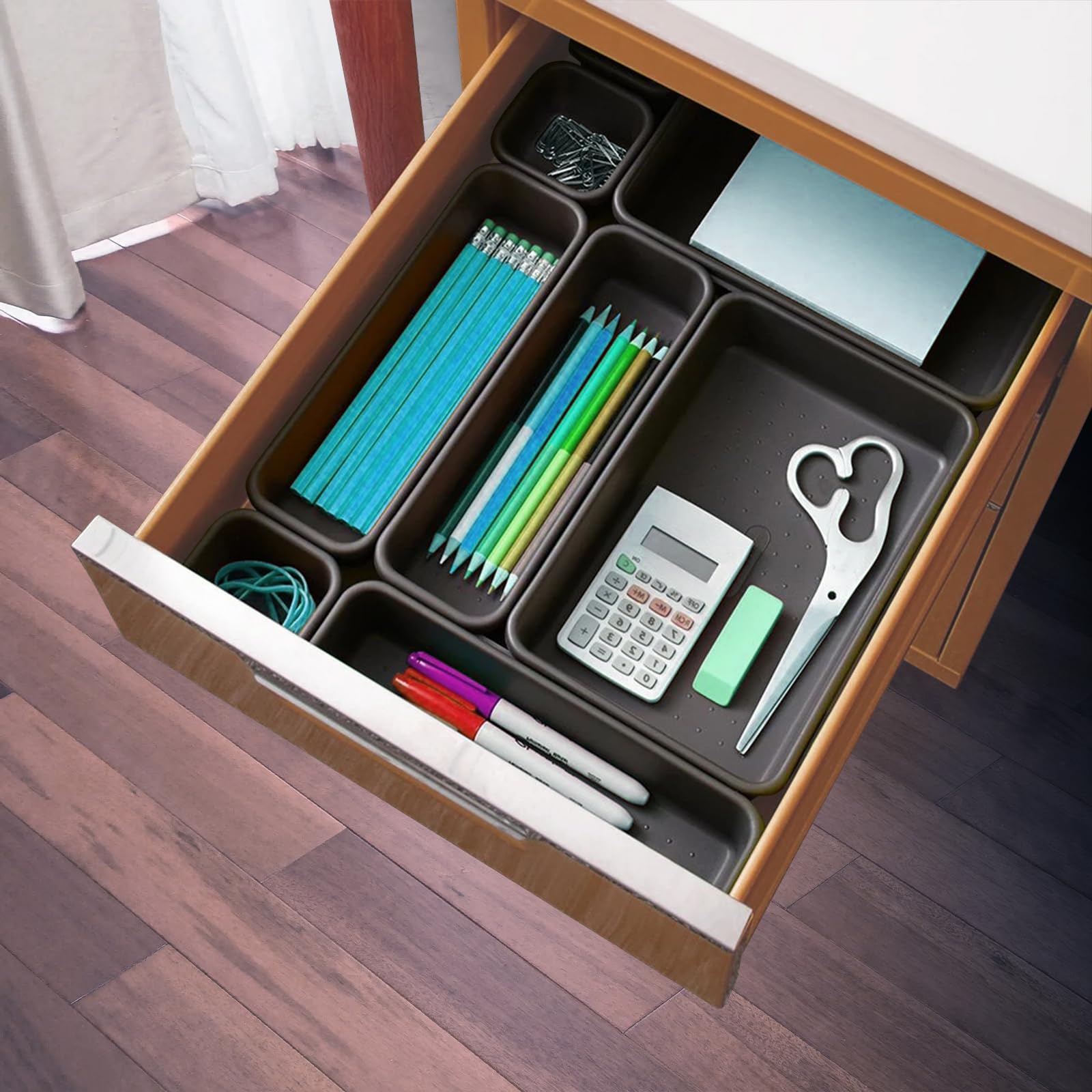 Organizer per Cassetti Cucina Bagno Divisori Cassetti 24 Pcs Organizzatore per Organizzazione Scrivania Contenitori per Trucchi in Plastica con 40 Cuscinetti in Silicone Antiscivolo (Nero)