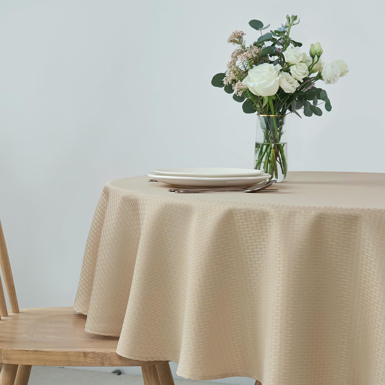 maxmill Round Weaved Texture Design Tablecloth Spill-Proof Wrinkle Free Soft Washable Table Cloth for Circular Table Cover, for Dining Room Buffet Banquet Parties Holiday Dinner, 70 Inch Natural