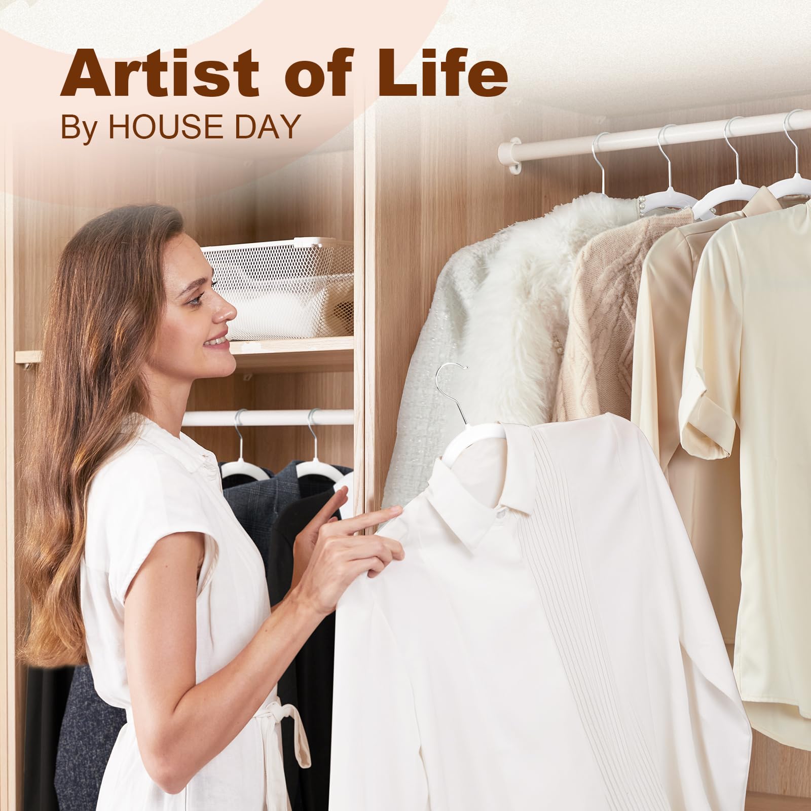 HOUSE DAY Grucce in plastica resistente, confezione da 50 grucce antiscivolo con impugnatura in gomma e gancio a 360°, in plastica sottile, salvaspazio, colore bianco, organizer per armadio, per