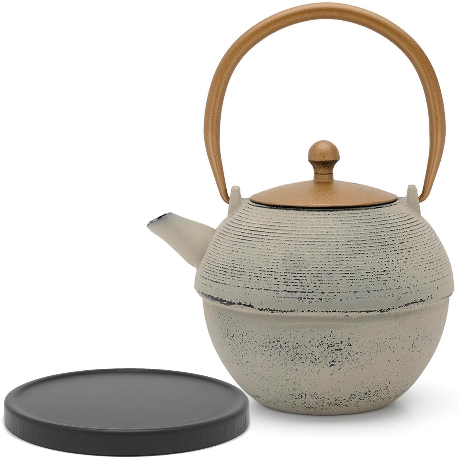 Bredemeijer Gusseisen Teekanne Set Induktion1.2 Liter - graue Gusskanne asiatisch & Edelstahl Tee-Filter Sieb-Einsatz für losen Tee & schwarzem Holz-Untersetzer