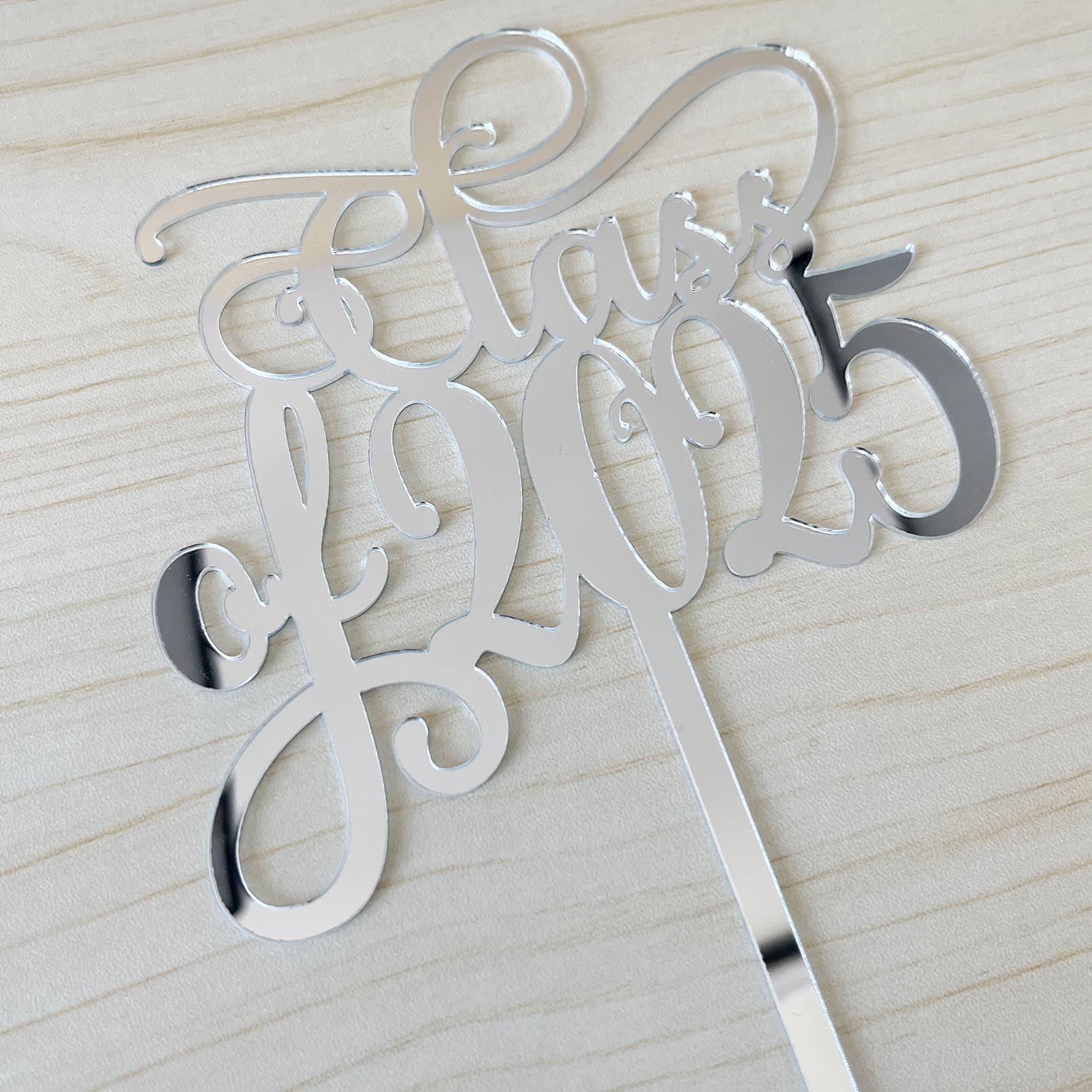 JIEEIN Class of 2025 Cake Topper, Congrats Grad Mirror Silver Acrylic Cake Topper, 2025 Graduation Party Decoration Supplies