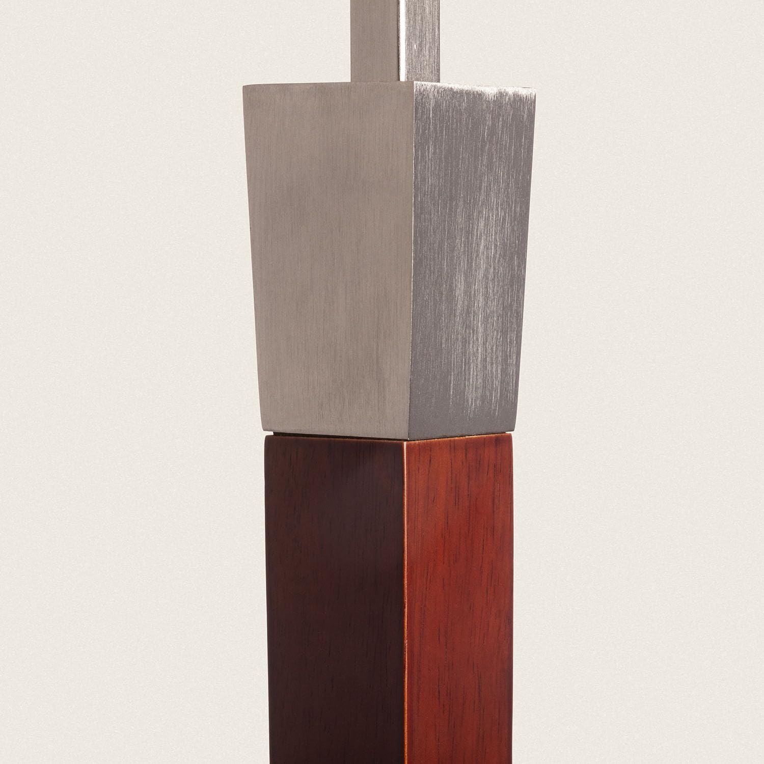 LEDKIA Lámpara de Pie Madera y Metal Lizza Piramis Blanco | CasquilloE27