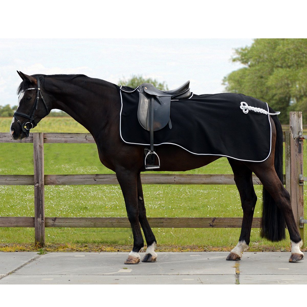 QHP Nierendecke Fleece-Ausreitdecke Ornament Fleecedecke Sattelausschnitt schwarz-silber (L)