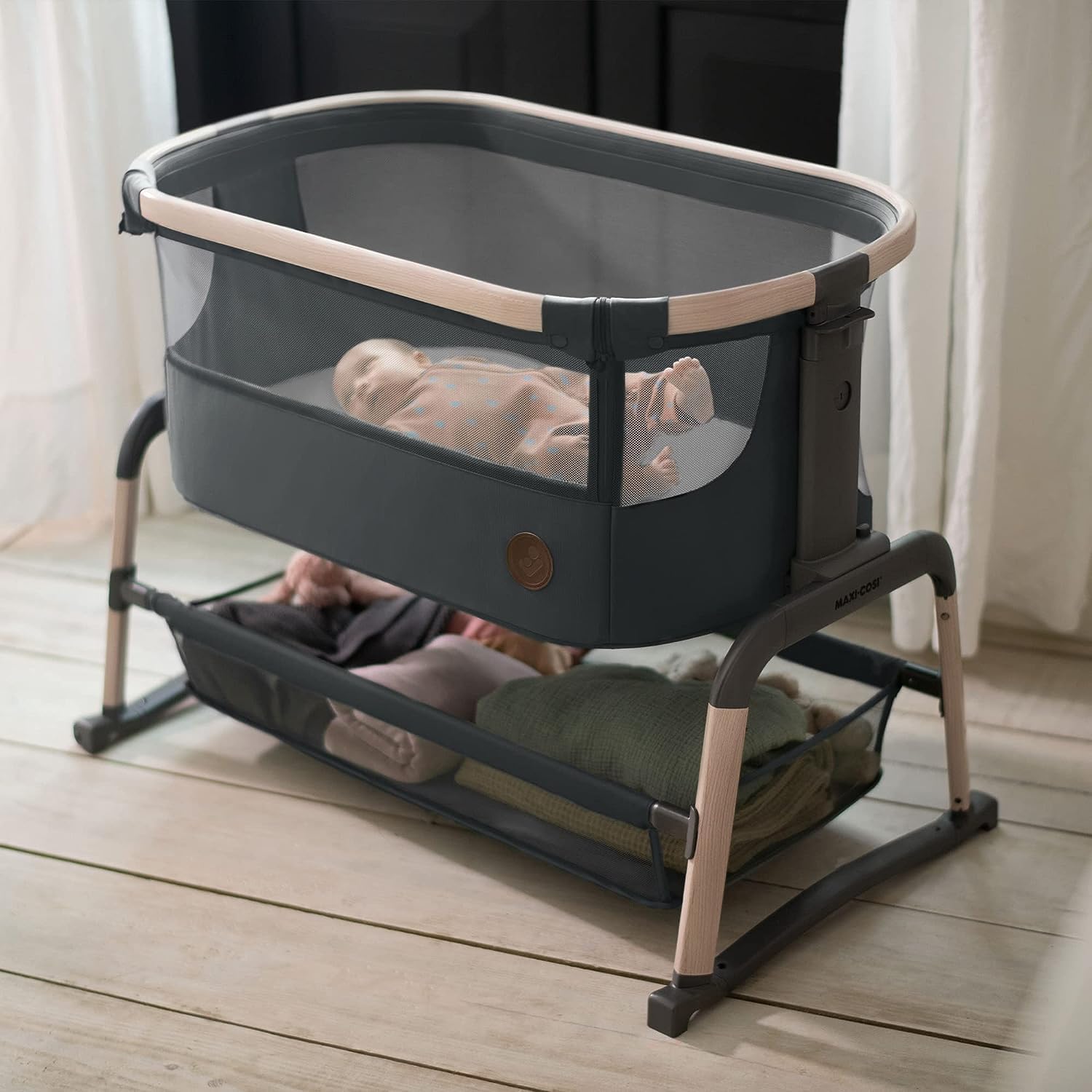 Maxi-Cosi Iora Air Culla Neonato, Tessuti Traspiranti Dappertutto, 0-6 mesi (9 kg), Culla Co-Sleeping,Altezza Regolabile, Ampio Cestello, 2 Ruote, Beyond Grey