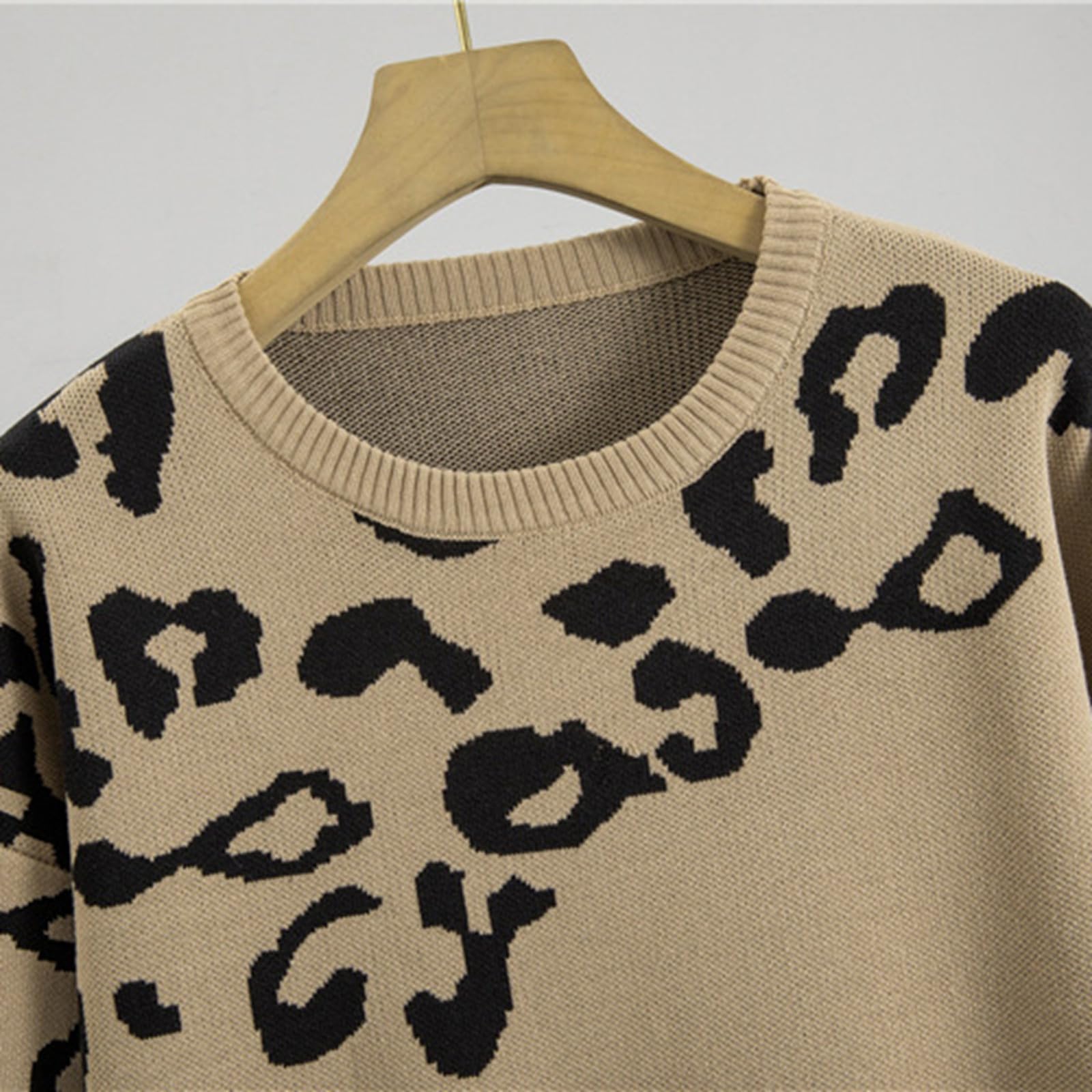 2026 Maglione Invernale Da Donna Due Pezzi Motivo Leopardato Casual Alla Moda Pantaloni Della Tuta Morbido Pullover + Pantaloni da Jogging A Vita Alta Chic e Elegante Confortevole Per Casa
