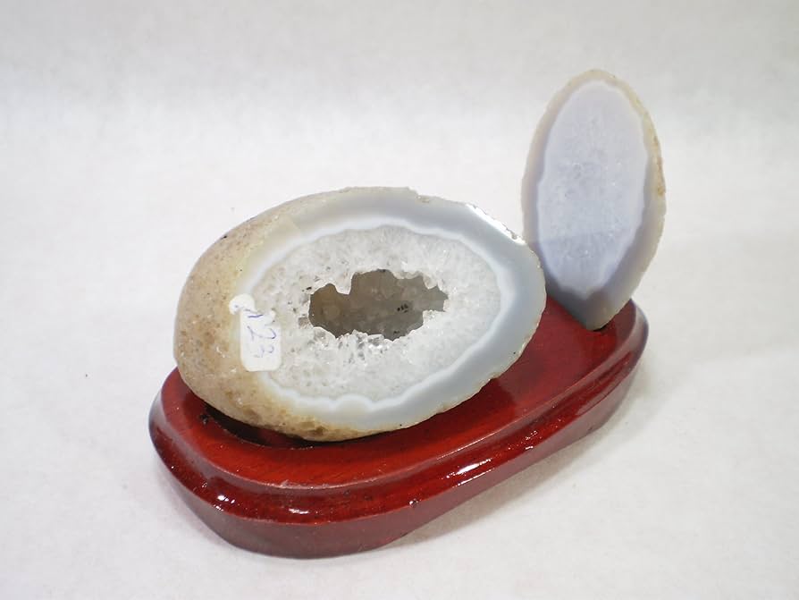 天然石　原石　台座付き　置物　トレジャーめのう　アンティーク《送料無料》 Amazon.co.jp: トレジャーメノウ台座付き【天然石瑪瑙(めのう)原石を