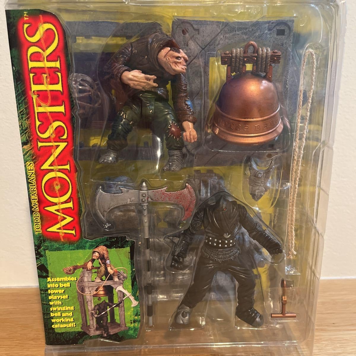 Amazon | MONSTERS【Hunchback PLAYSET】フィギュア マクファーレン 