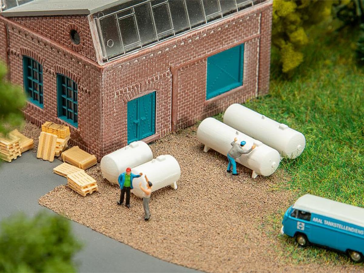 272923 N 4 Gas Tanks