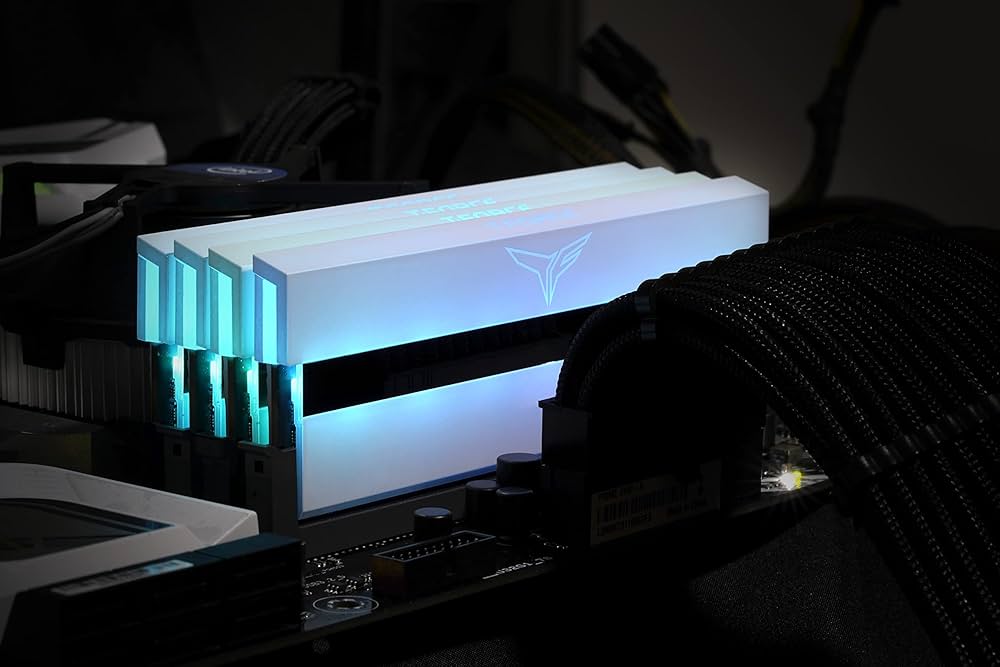 メモリー TEAM T-FORCE XTREEM ARGB WHITE DDR4-32GB XTREEM ARGB DDR4 DESKTOP MEMORY WHITE 32GB(2x16GB) 3600MHz