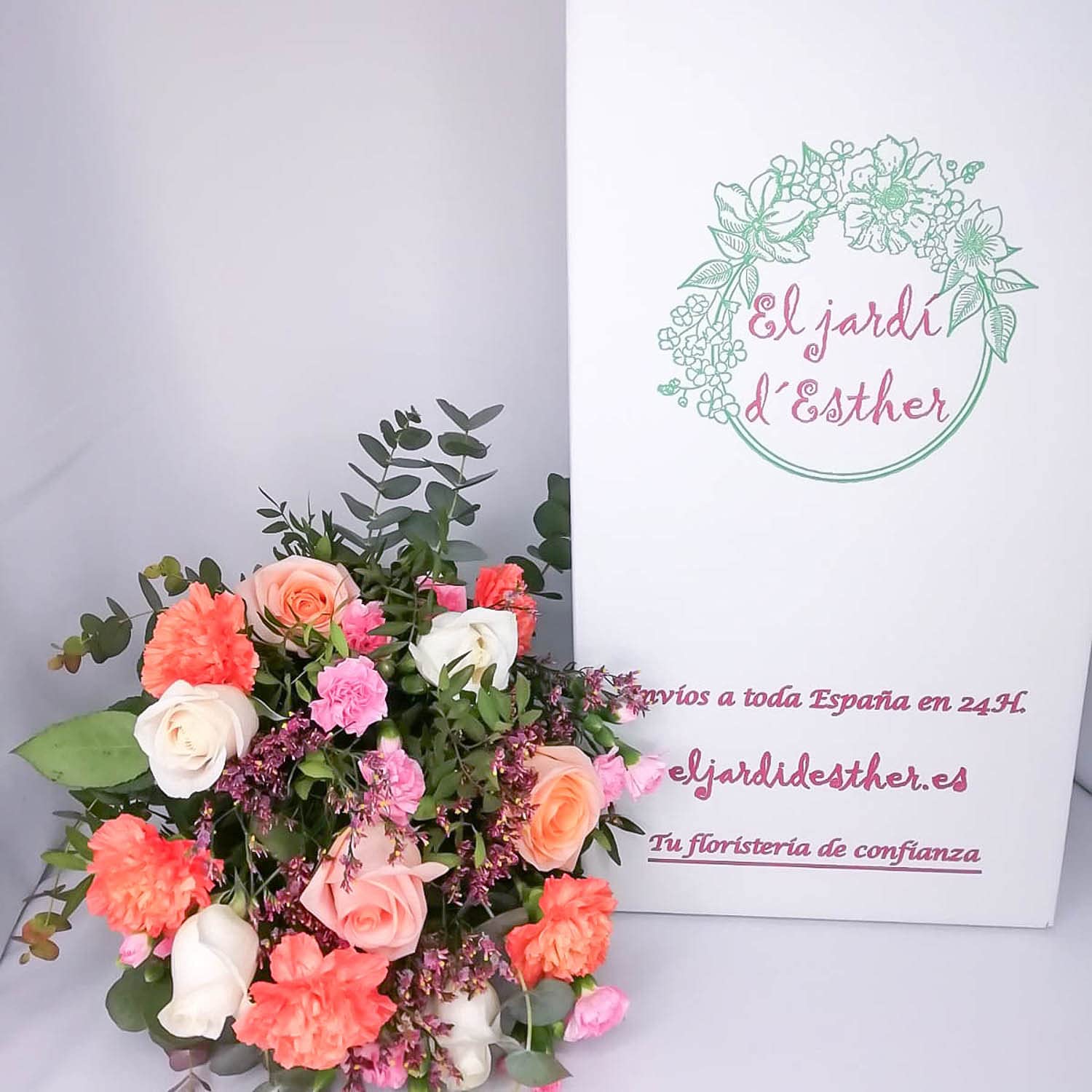 Ramo de flores naturales a domicilio - Flores frescas - Entrega gratis en 24 horas de Lunes a Sábado - Tarjeta dedicatoria - Esencia - Rosa, naranja - Eucalipto