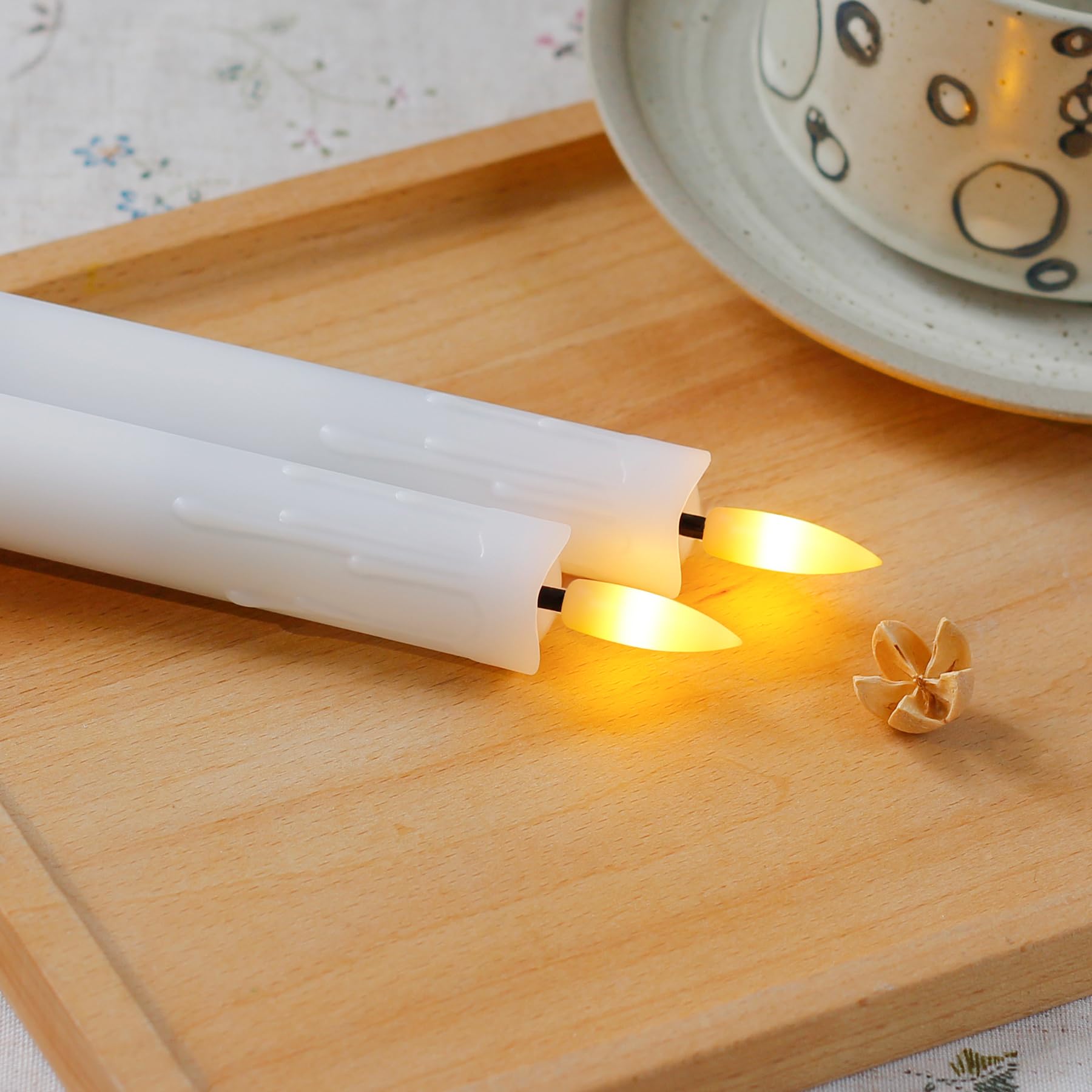 candele tremolanti senza fiamma con due telecomandi, 19CM bianco candele LED a batteria per finestre, set di 8 in plastica senza fiamma effetto cera(2,2 cm di diametro)
