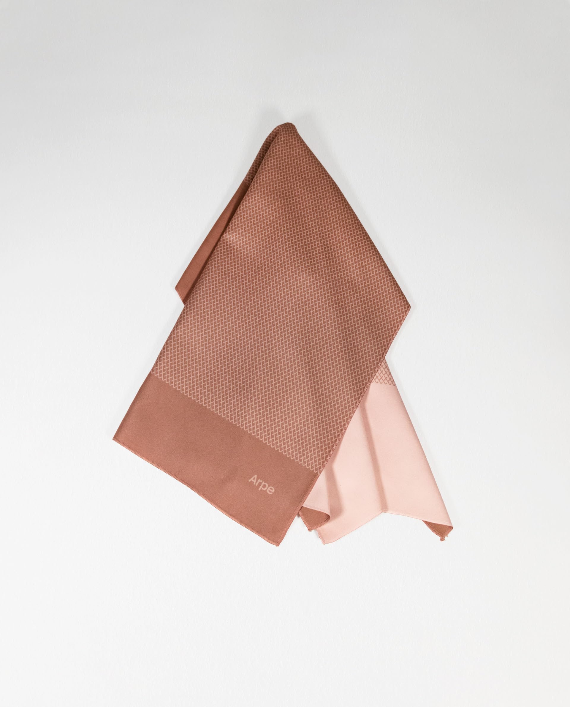 Arpe - Asciugamano in microfibra sostenibile | Asciugamano sportivo per spiaggia, piscina o palestra, asciugamano da bagno | ad asciugatura rapida | leggero e compatto, Eco Friendly | Chestnut Brown