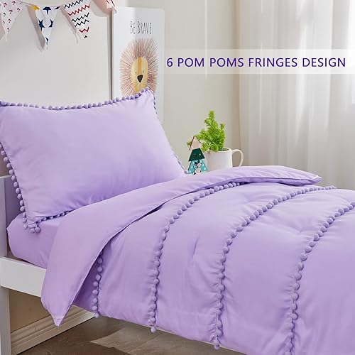 Miniatura 5 de DECMAY Juego de edredón de lavanda para niñas, juego de ropa de cama de cuna morado con 6 flecos de pompones, edredón rosa de 4 piezas con sábana
