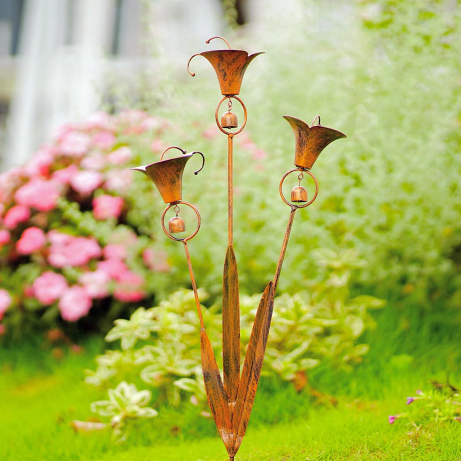 Poteau décoratif de Jardin en métal Calla Lily avec Triple Cloches - Sculpture Florale de 60 cm en Bronze pour extérieur, décoration de Jardin, Fleurs de lys, élément d'art pour Cour, Patio