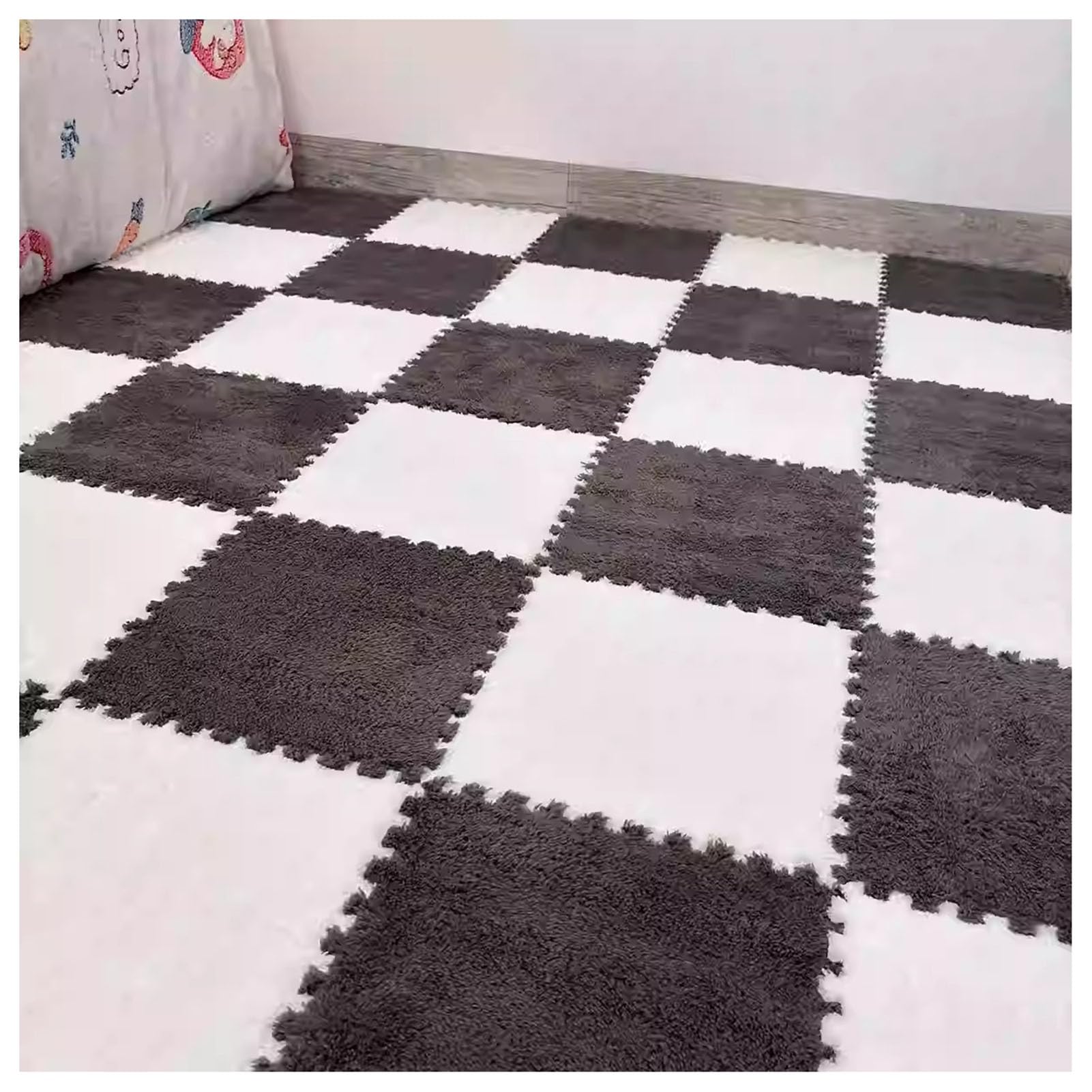 Steckbare Schaumstoff-Puzzlematten – 36-teilig, 12 x 12 cm, weiche Plüsch-Spielfliesen, Flauschige Teppichquadrate für Kinderzimmer, Wohnzimmer und Schule – Grau & Weiß