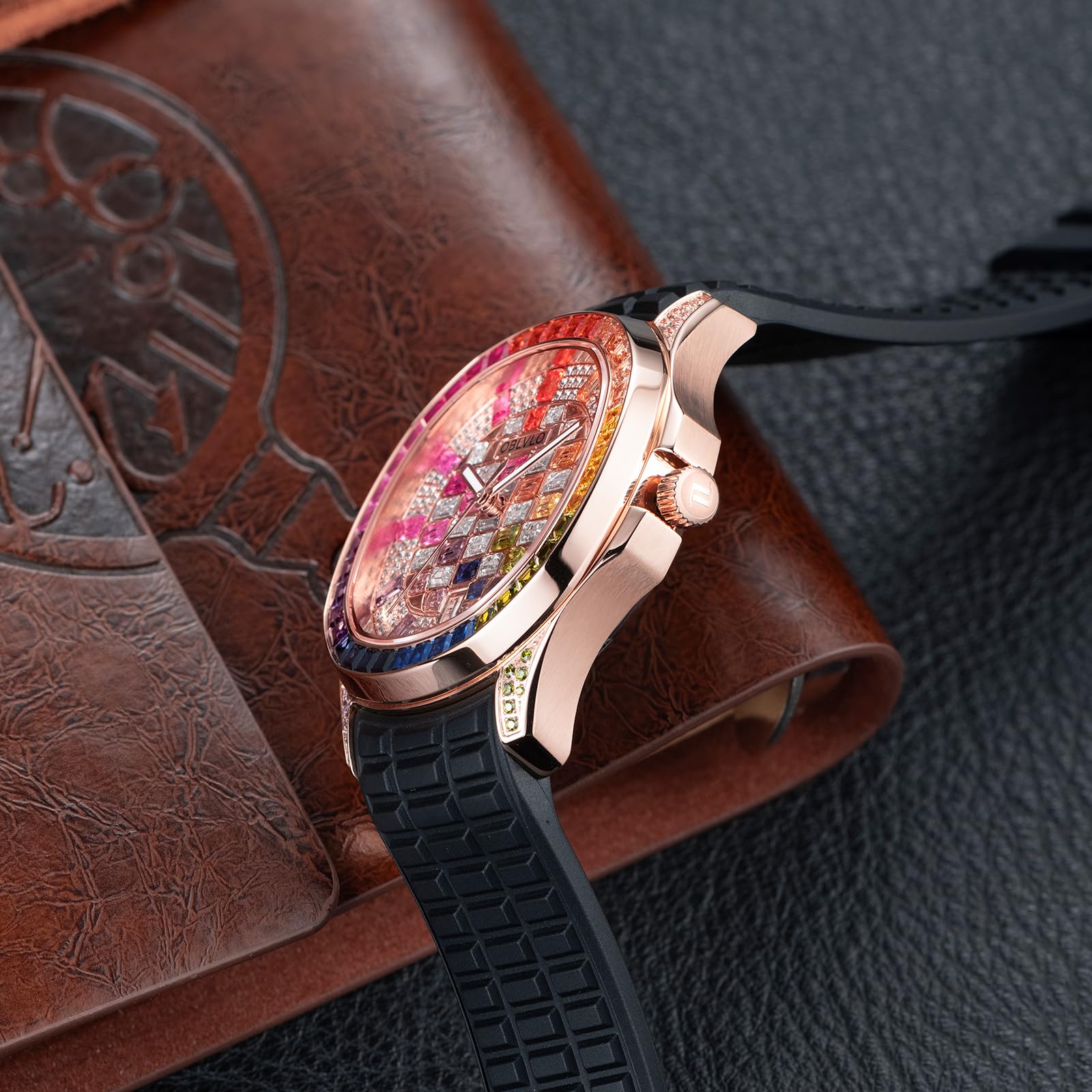 OBLVLO Orologio automatico con quadrante impreziosito da cristalli di lusso, display della data, lunetta in pietra baguette, cinturino in gomma FM-DSL