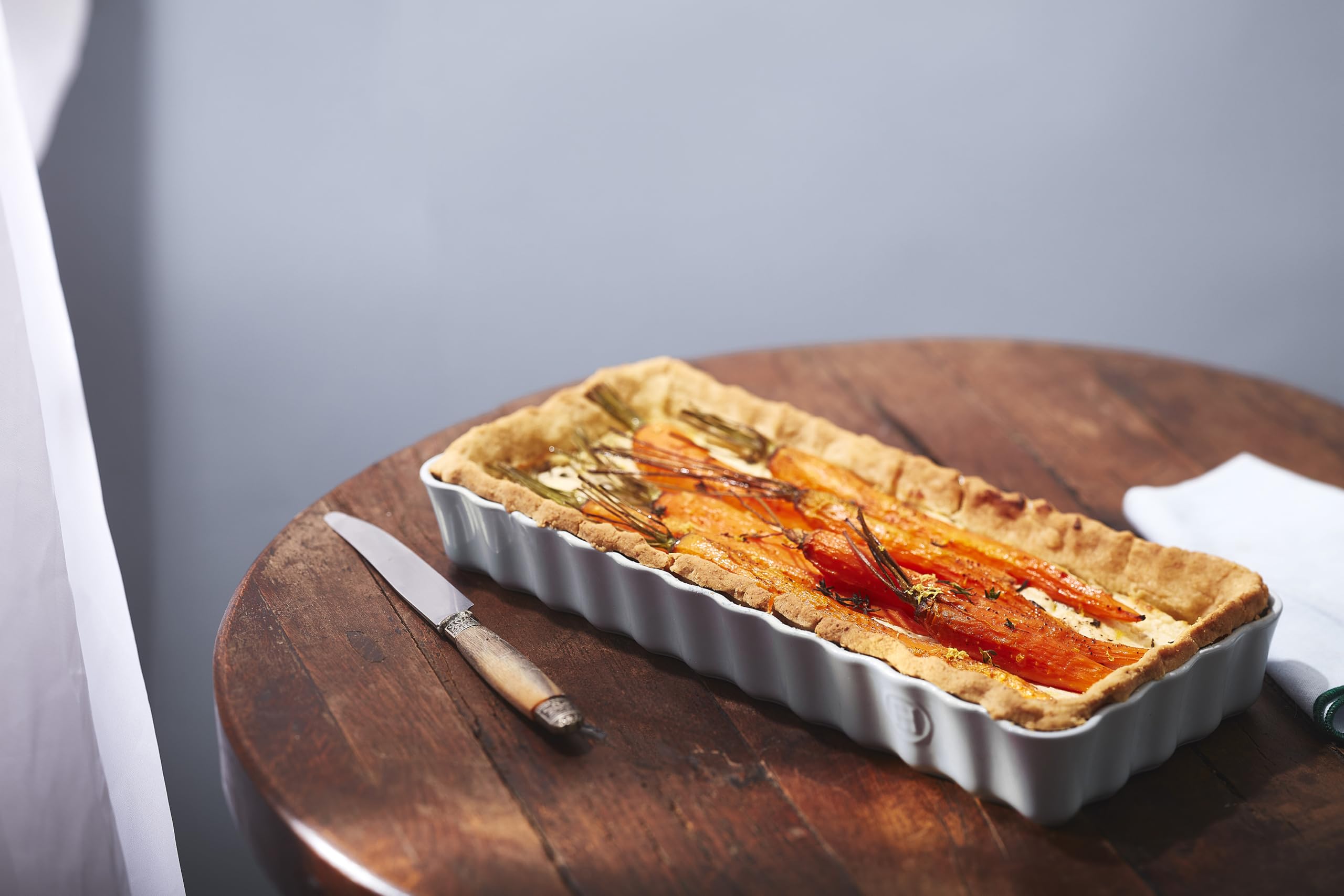Emile Henry Tourtière Rectangulaire Longue – Céramique Haute Résistance – Cuisson Homogène et Tartes Dorées à Cœur – Coloris Perle – Fabriqué en France