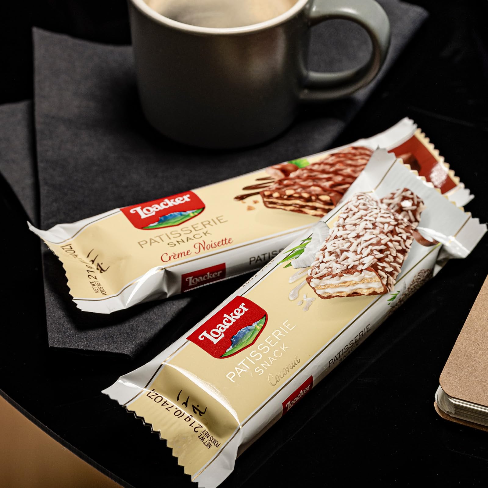 Loacker, Patisserie Snack Crème Noisette, Fragranti Cialde Wafer con Crema alla Nocciola e Ricoperte di Cioccolato, Merenda e Snack, Formato Convenienza, 1 Confezione Display da 24 Monoporzioni da 21g