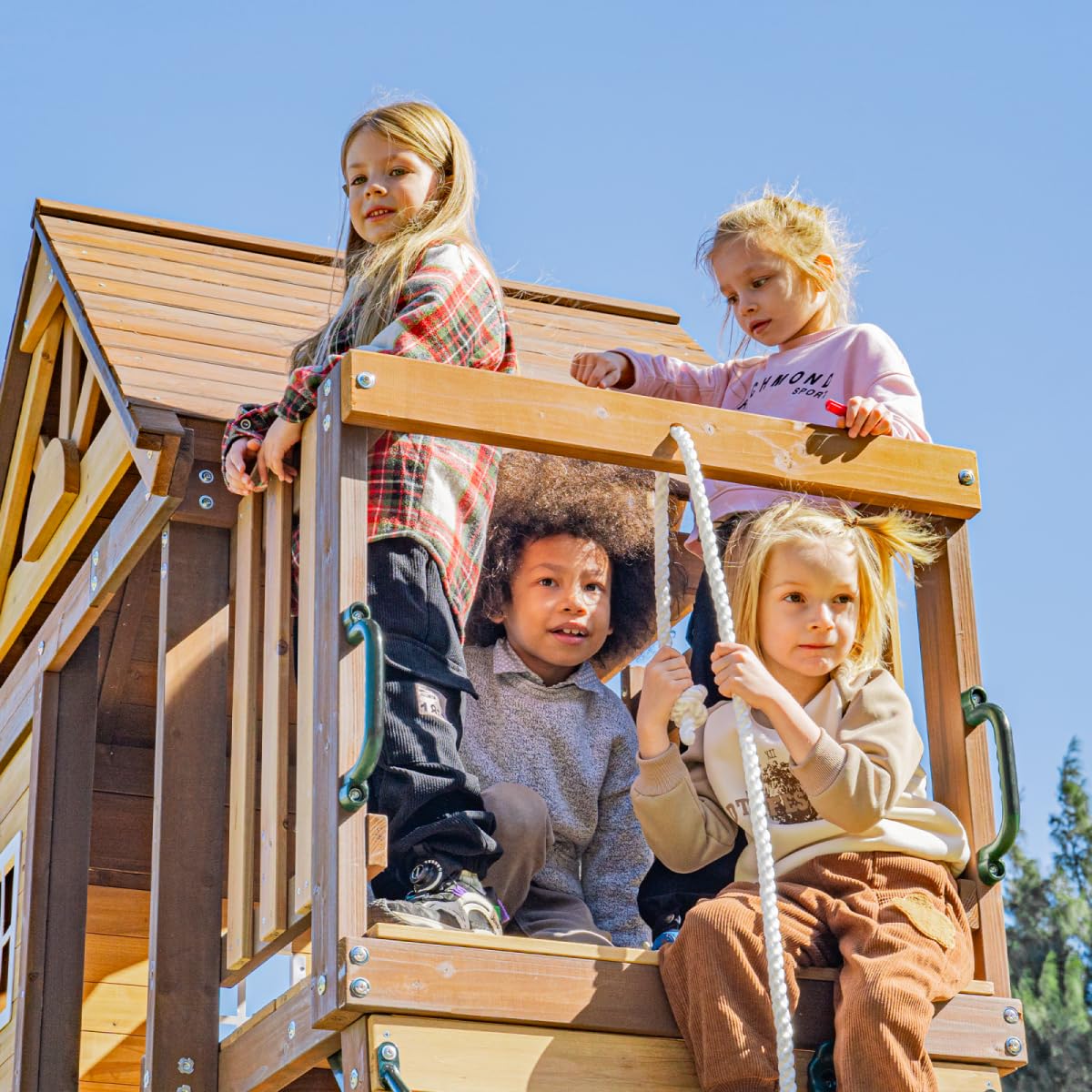 DOLPHIN PLAYGROUND T Schaukel-Set mit Rutsche, 2 Schaukeln, Trapezstange, Kletterwand & Spielhaus mit Spielküche und Holzdach – Outdoor-Spielgerät aus Zedernholz für Kinder ab 3 Jahren | Rutsche, 2 Schaukeln, Trapezstange, Kletterwand – Outdoor-Spielgerät
