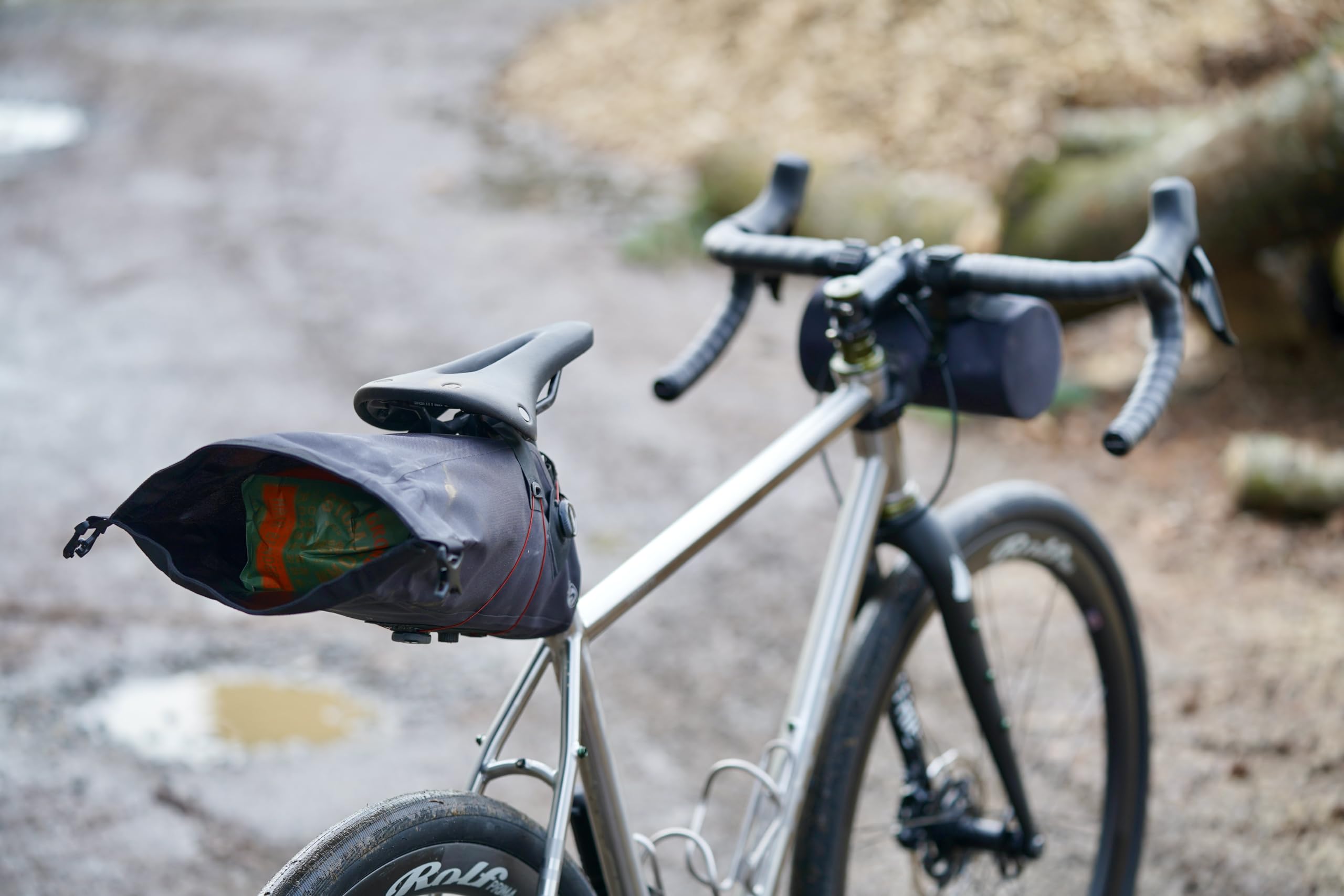 SILCA Grinta Roll Top Seat Pack | pojemność 2–5 l, wodoodporna konstrukcja, system mocowania zapięcia BOA, bezpieczna konstrukcja bez grzechotki, wewnętrzna struktura zapewniająca elegancki wygląd