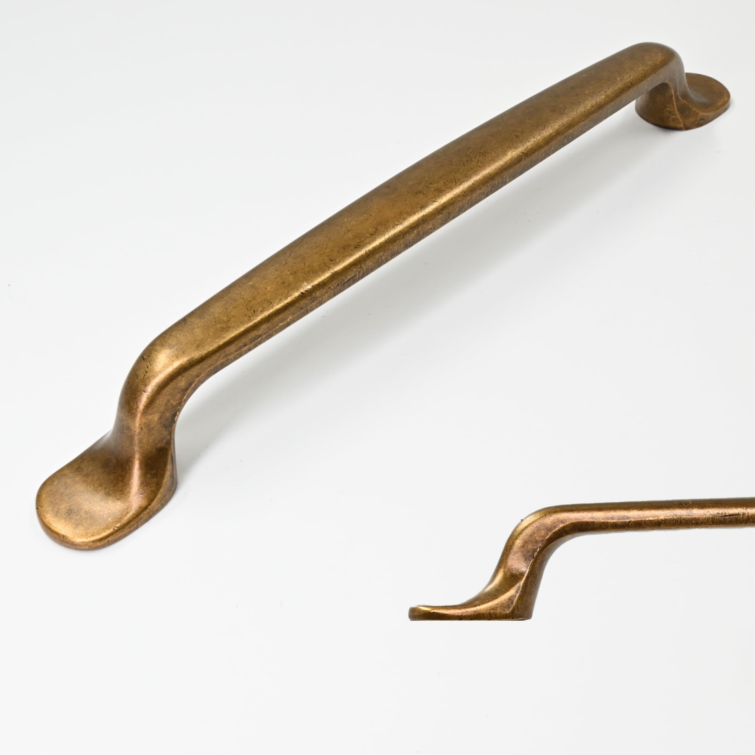 Amerdeco 10 Pack Antique Brass Retro Cabinet Pulls 6.3 Inch(160mm) Hole Centers Kitchen Cabinet Handles Solid Zinc Alloy Cabinet Hardware Drawer Pulls AM009 — image 1