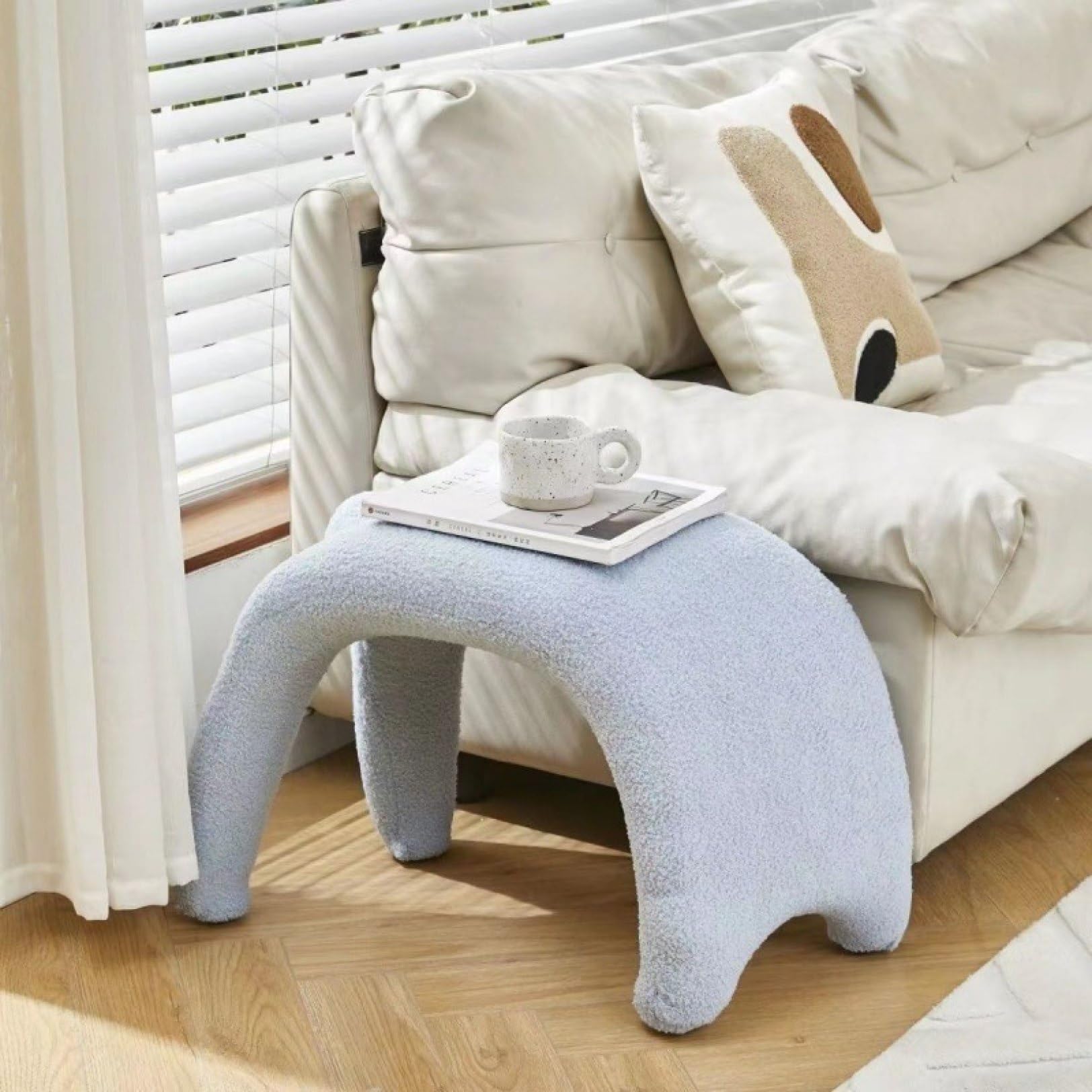 Amazon｜猫型スツール 足置き 靴替えスツール オットマン ボア調  