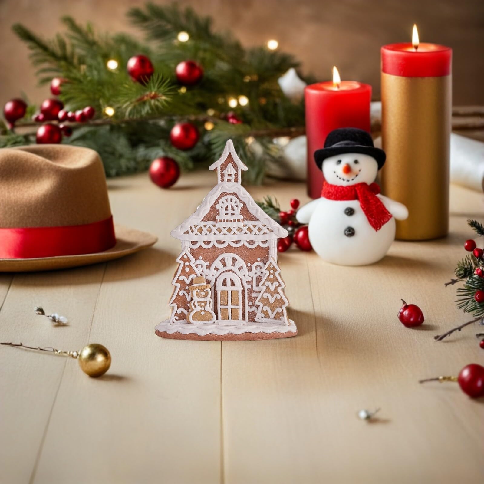 Garneck Maison Miniature Résine pour Noël Figurine de Village Enneigé avec Bonhomme et Sapin Décoration Intérieure pour Cheminée Accessoire de Décoration de Fête