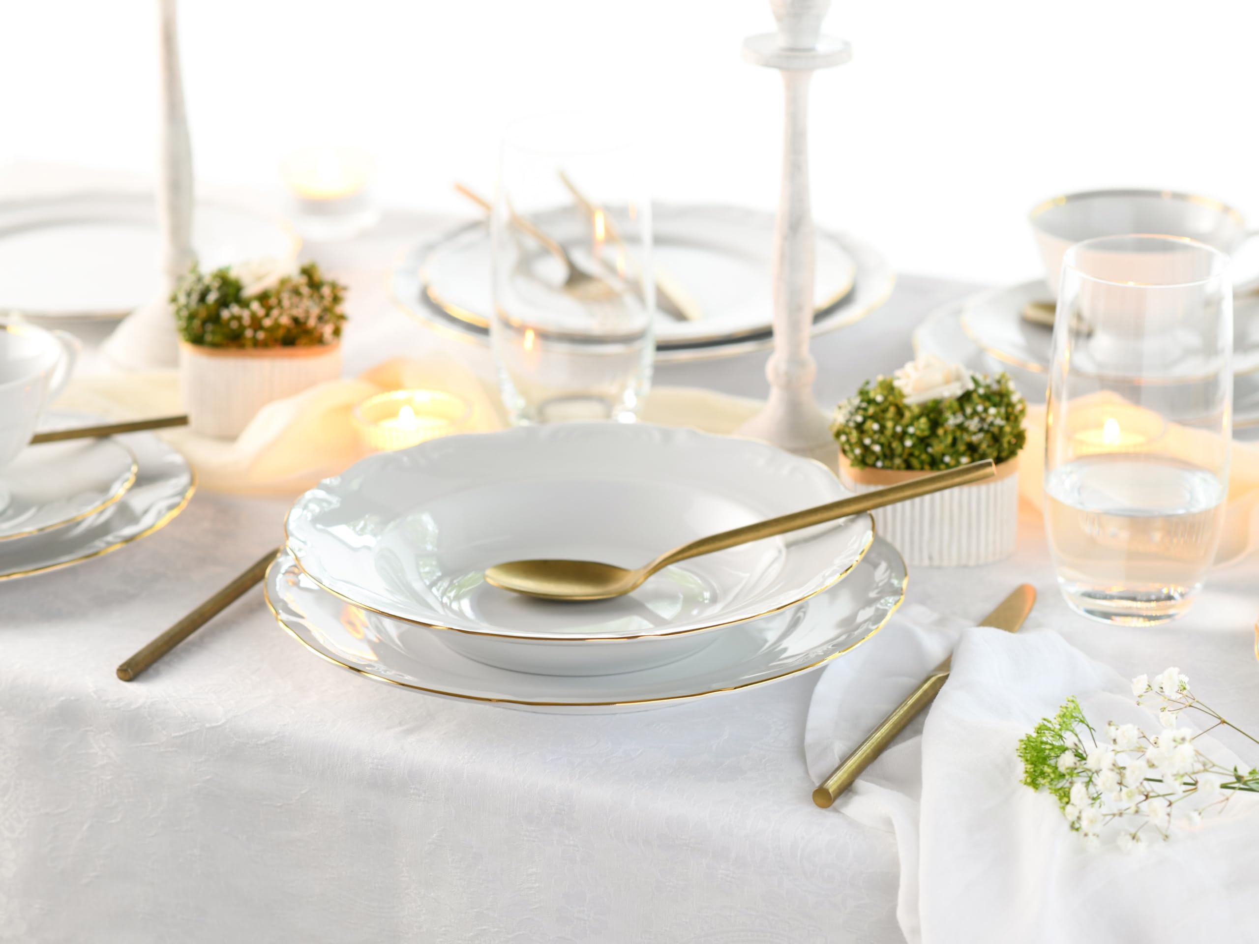 CreaTable, 24319, seria Maria Theresia Gold, 12-częściowy zestaw naczyń dla 6 osób, serwis stołowy z porcelany, Made in Europe