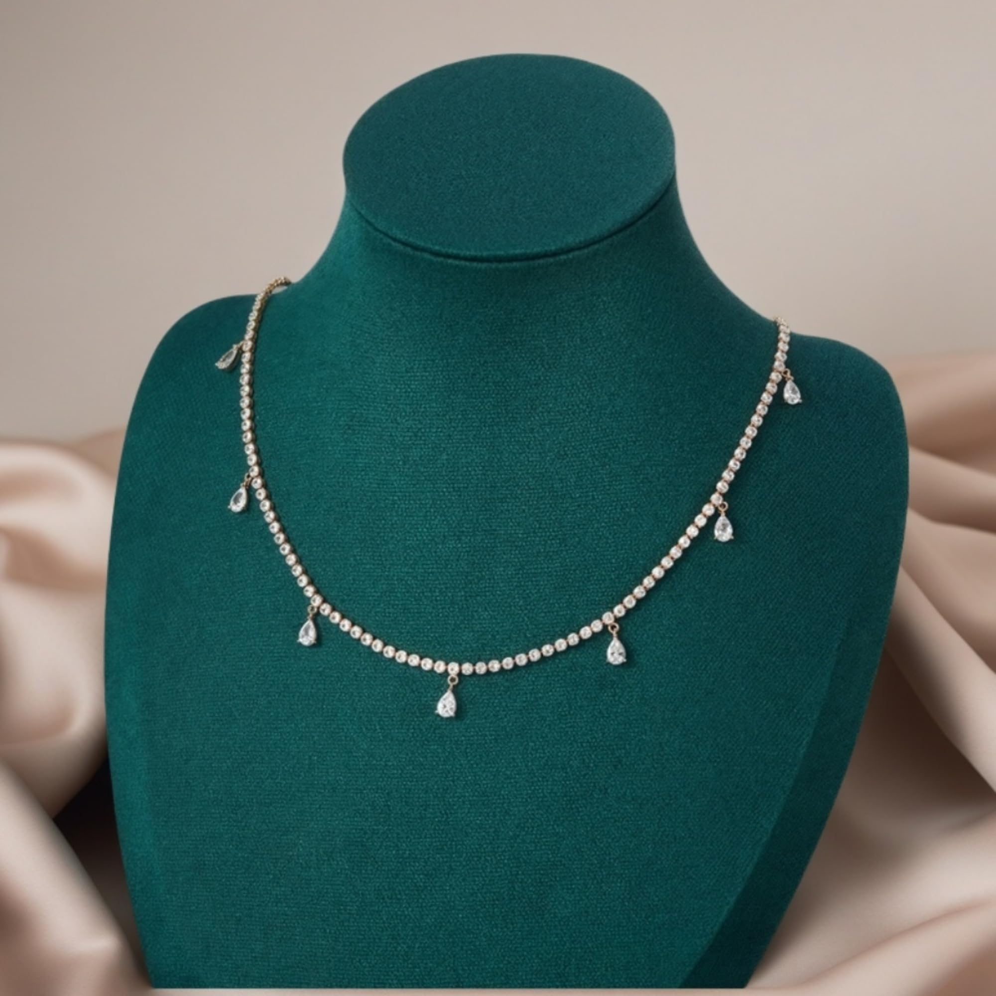 Generico Collana Elegante Donna con Pendente a Goccia – Zircone 3A+, Oro 18K Placcato, Lunghezza 44cm, Confezione Regalo Inclusa