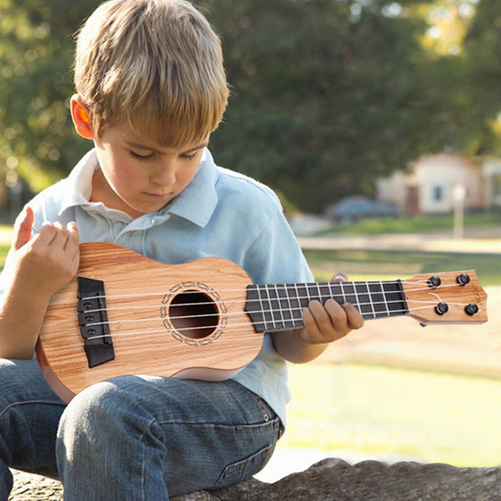 Mini chitarra, chitarra per asilo, giocattolo in plastica, ukulele per chitarra, giocattolo, ukulele per bambini, con 4 lati regolabili, per bambini (38 cm/marrone chiaro)
