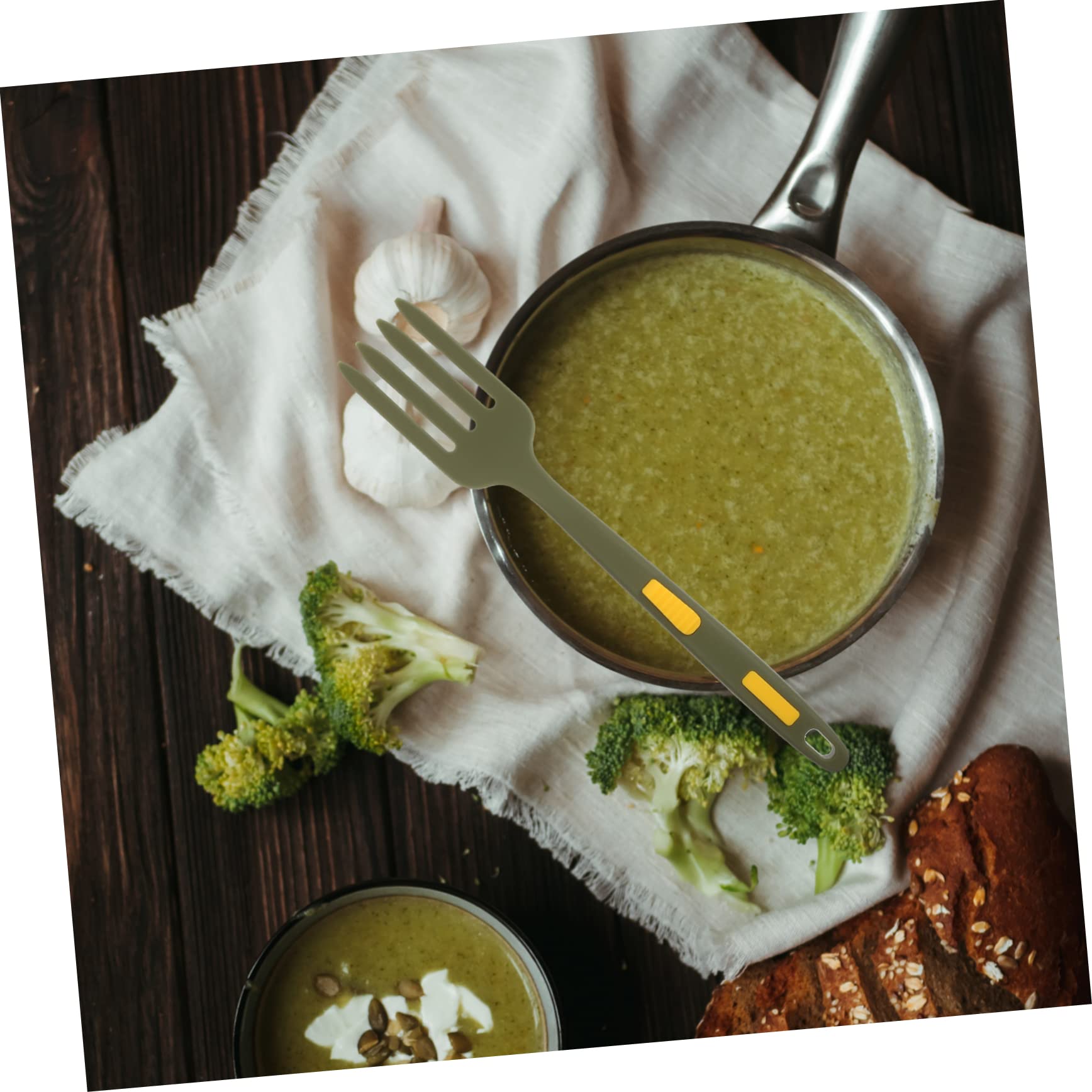 OUNONA Fork Portable Multi Function Dinner Fork for Easy Salad Serving Lightweight Kitchen Accessory Smooth Edges for Safe Use for Home and Outdoor Dining