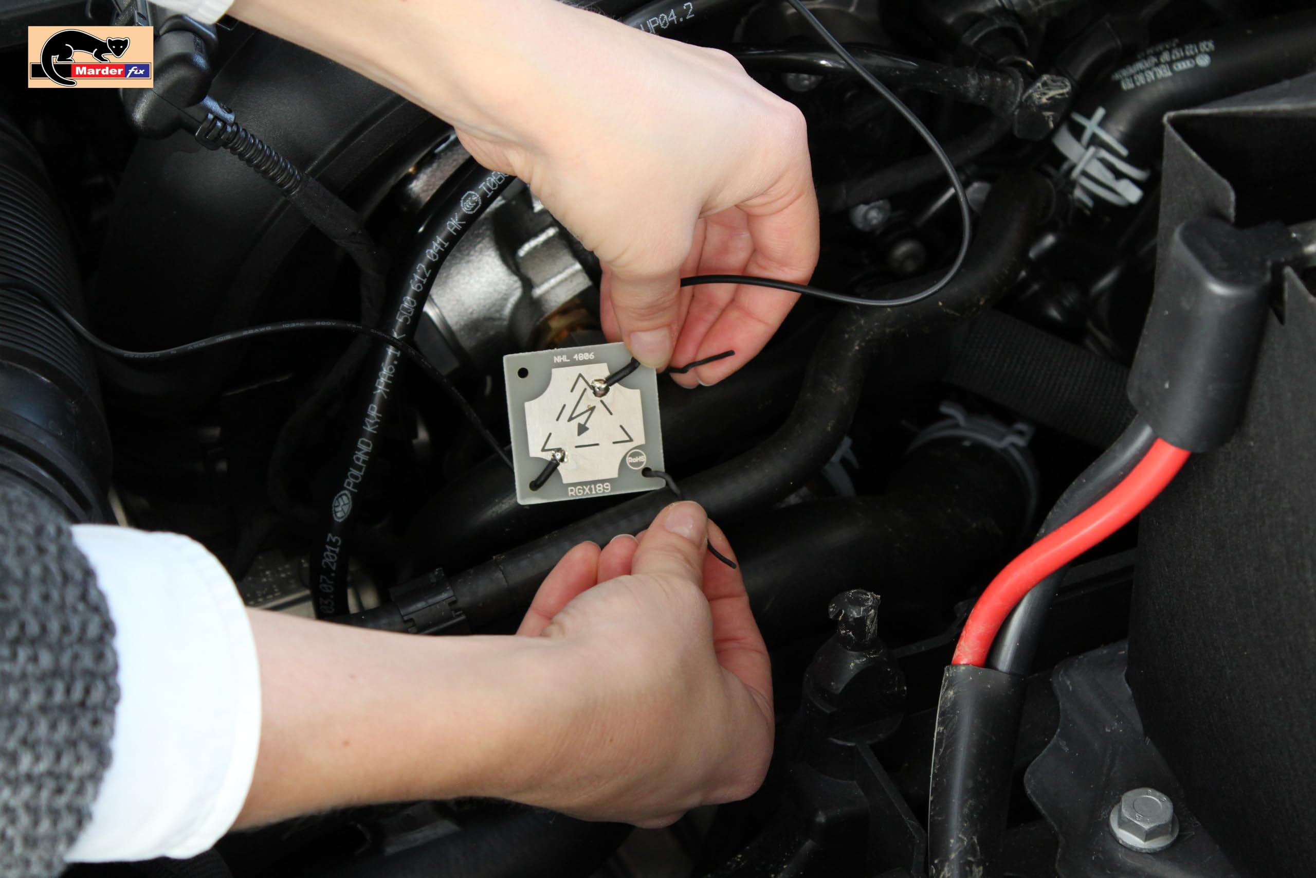 Marderabwehr komplett Set bestehend aus Hochspannungsgerät mit Ultraschall, On-Off Schalter,12V Anschluss und Duftmarkenentferner - Marderschreck, Marderschreck Auto