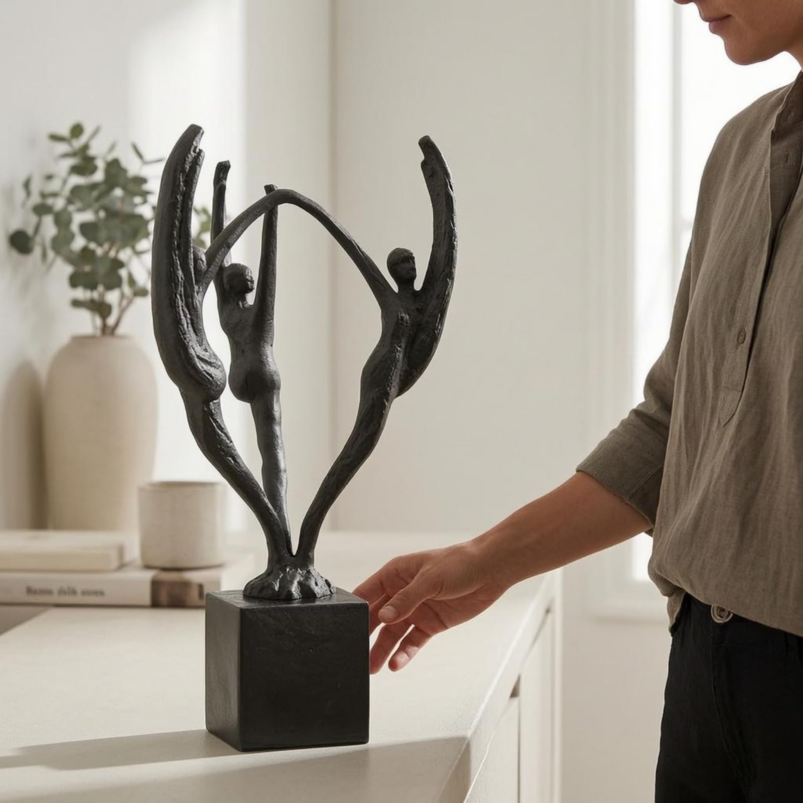 Escultura de Figura Estatua Adorno Contemporáneo Pieza de Diseño con Textura en Hierro Fundido y Peana de Mármol Adecuada para Aparadores Recibidores, Dorado, D Base De Mármol 12 12 34.5cm