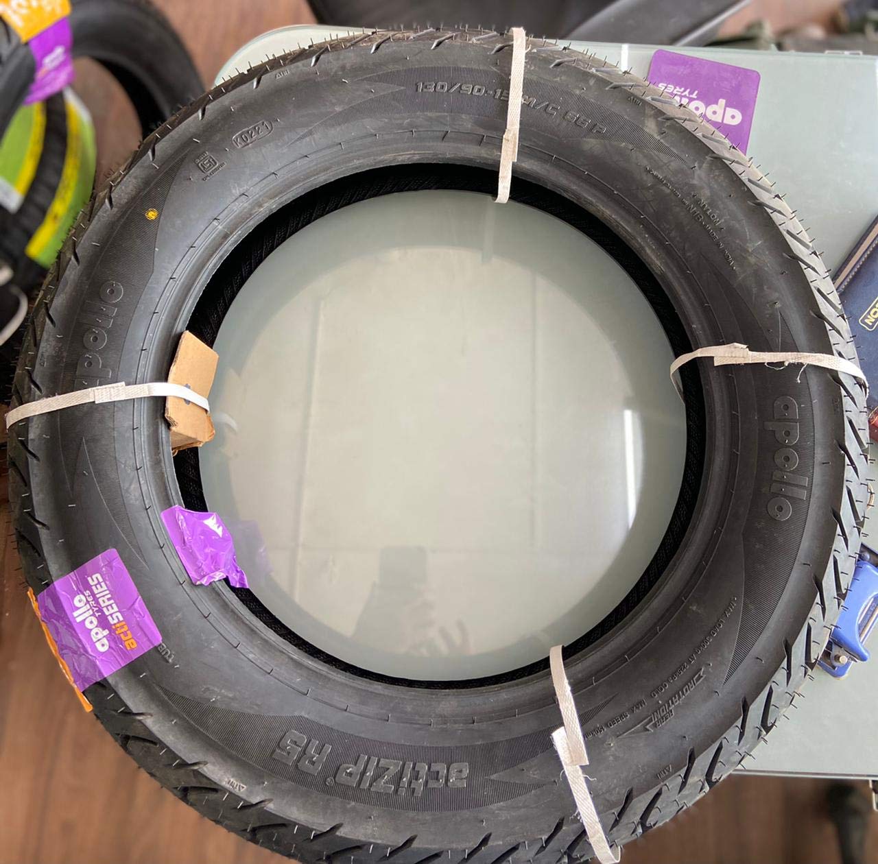 Noor Tyre Presents Apollo Actizip R5 130/90-15 Tubeless Rear Tyre