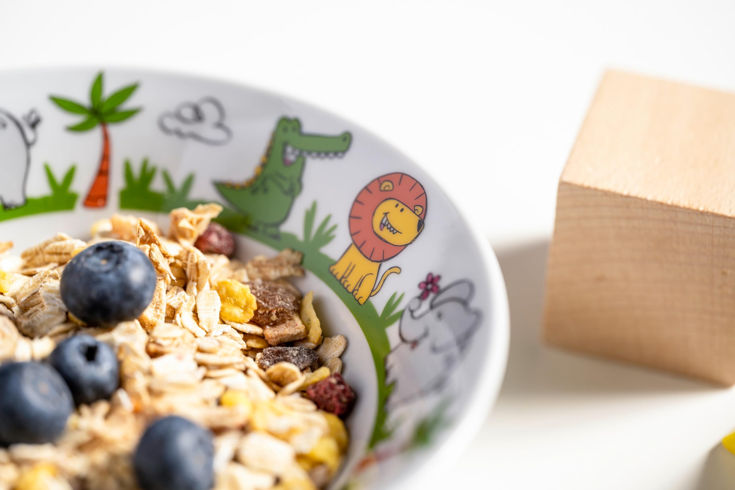 LEONARDO HOME Bambini Kinder Geschirr-Set 3-teilig - Kinder-Geschirr aus hochwertigem Porzellan - Spülmaschinenfest, mikrowellengeeignet, robust - Mit Tier-Motiven Löwe, Elefant, Krokodil, 023152