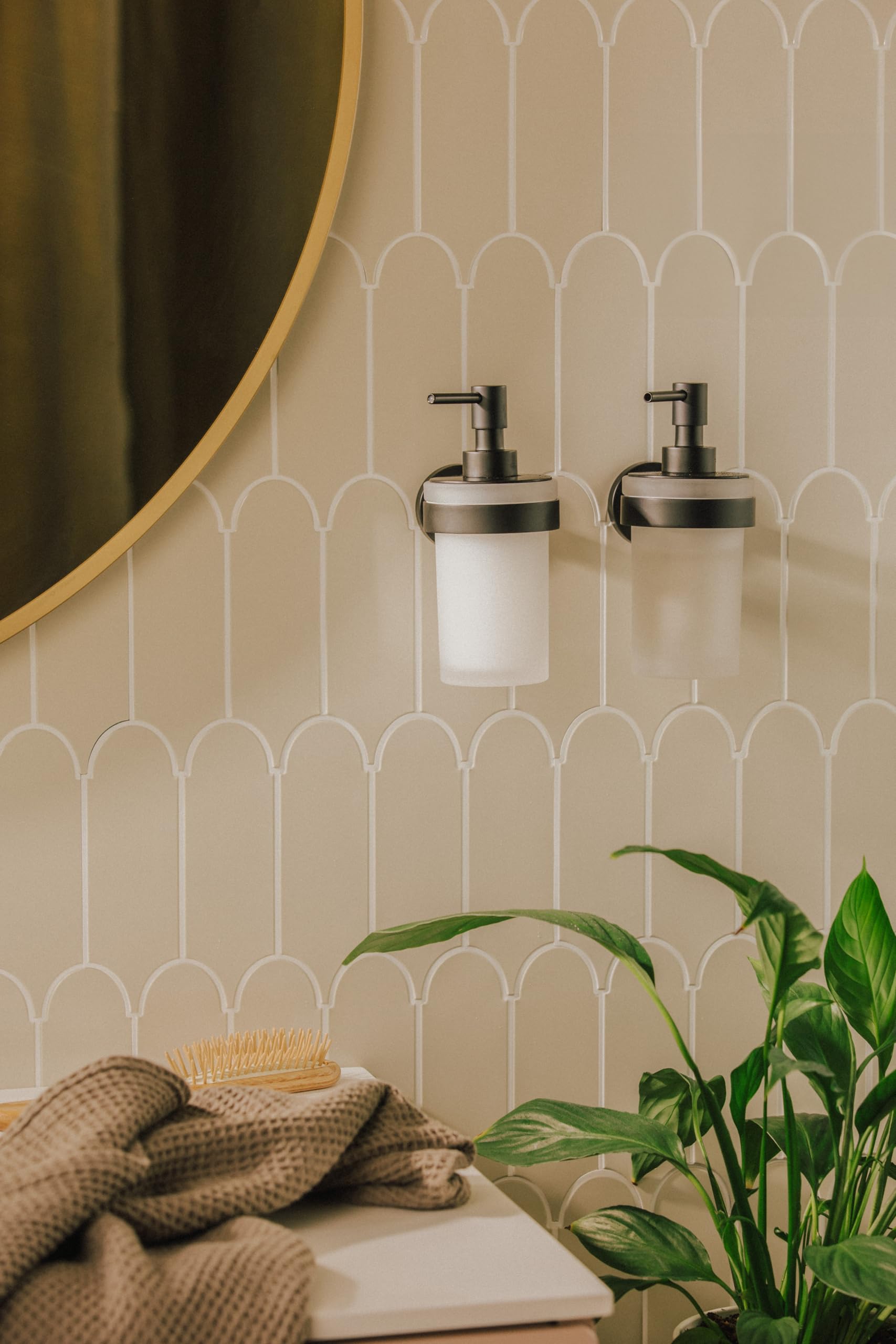 COSMIC Start Dispensador de Jabón de Pared de Diseño Elegante Fabricado en Cristal y Metal. Montaje Mediante Tornillería. Dosificador Recargable para Baño de 200 Ml de Color Negro Mate