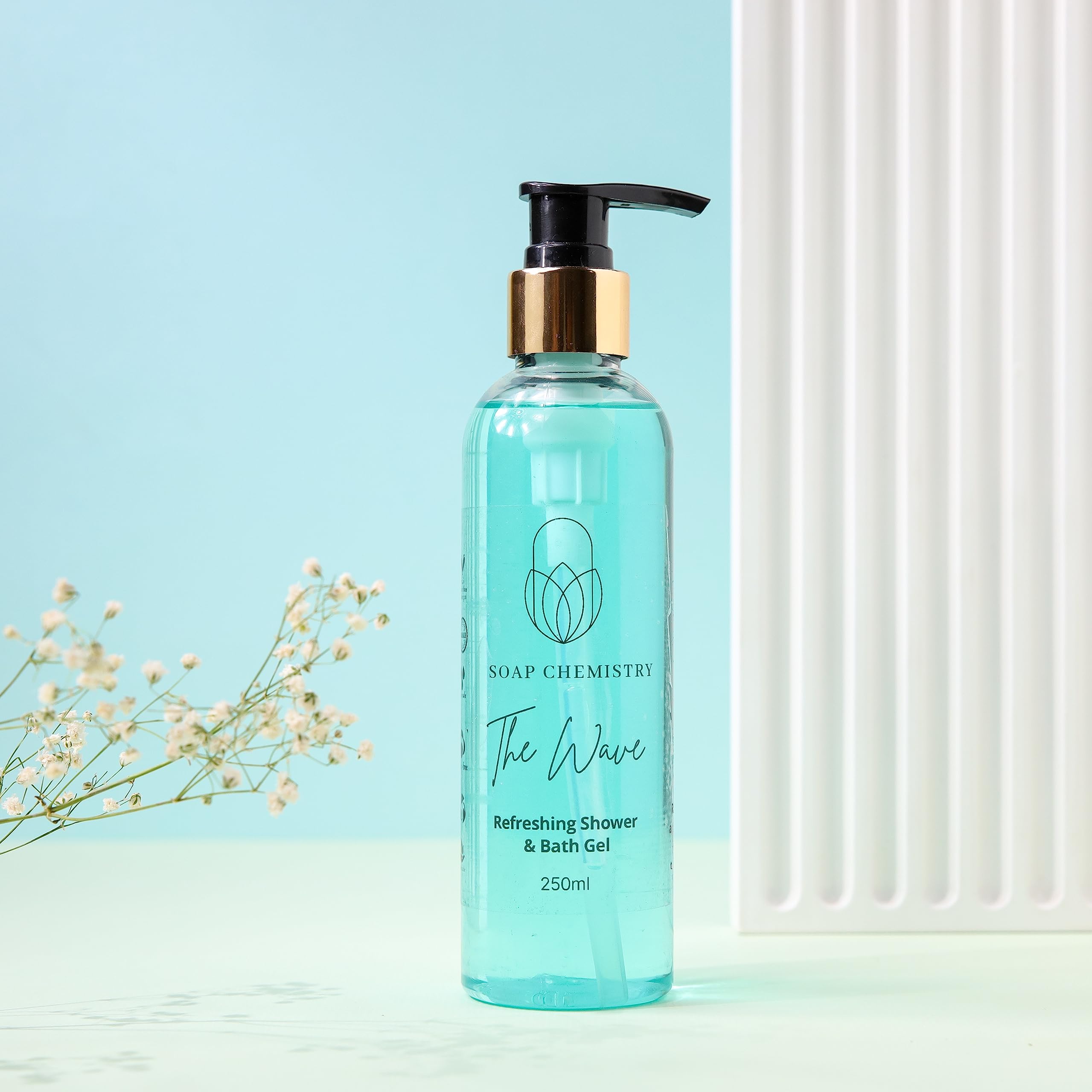 Soap Chemistry Relaxing Shower gel | Single Pump Bottle | Aloevera Extracts for a Soft and Smooth Skin | pH Balanced | Free of SLS, Parabens & Silicones (The Wave aqua flavoured)
