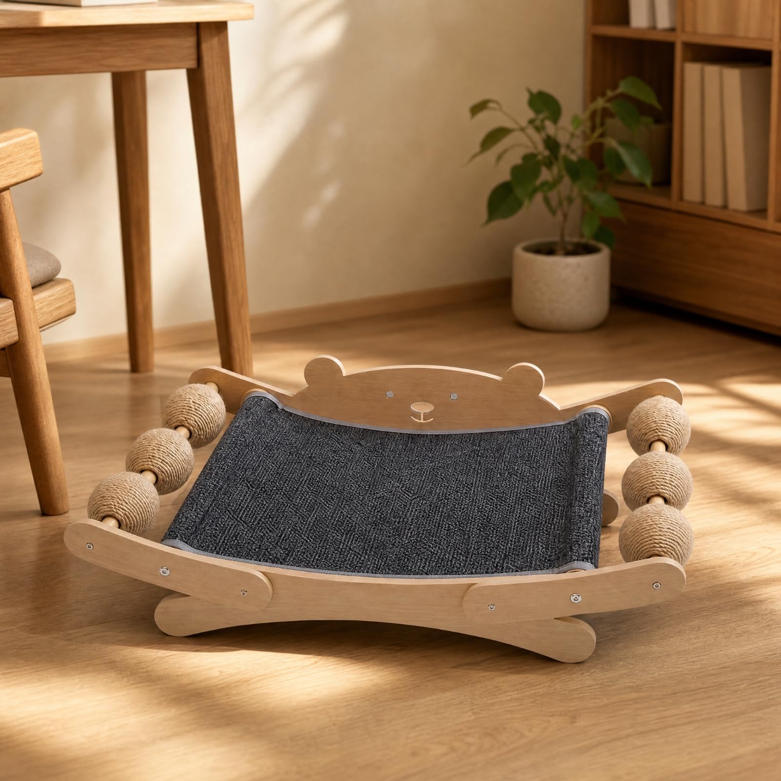 Cuccia a per Gatti Comodo, Modello Con Gioco Su Un Lato E Palline, Superficie In Stuoia Di Rattan Intrecciato