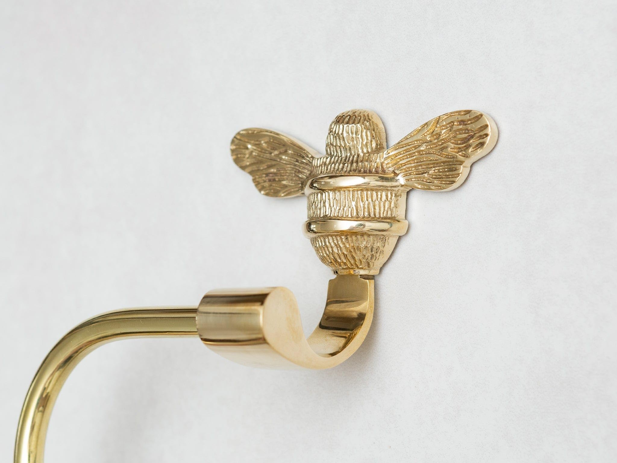 Brass bee Uchwyt na papier toaletowy – uchwyt na papier toaletowy z litego mosiądzu – montowany na ścianie uchwyt na papier toaletowy firmy Brass bee