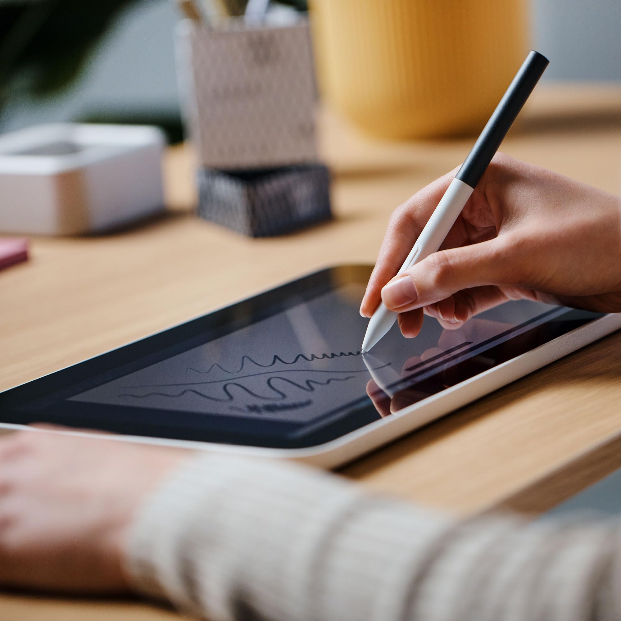 Image secondaire de Wacom Stylet Standard One - Stylet Sensible à la Pression pour Tablettes et Écrans Interactifs