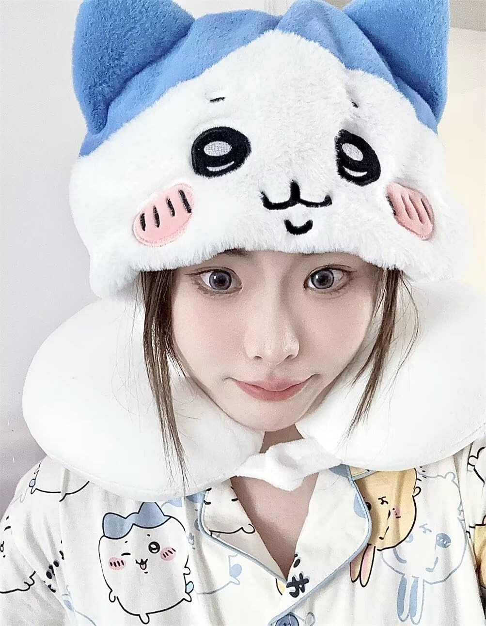 ハチワレネックピロー ちいかわ ネックピロー（ハチワレ） | ちいかわマーケット 公式