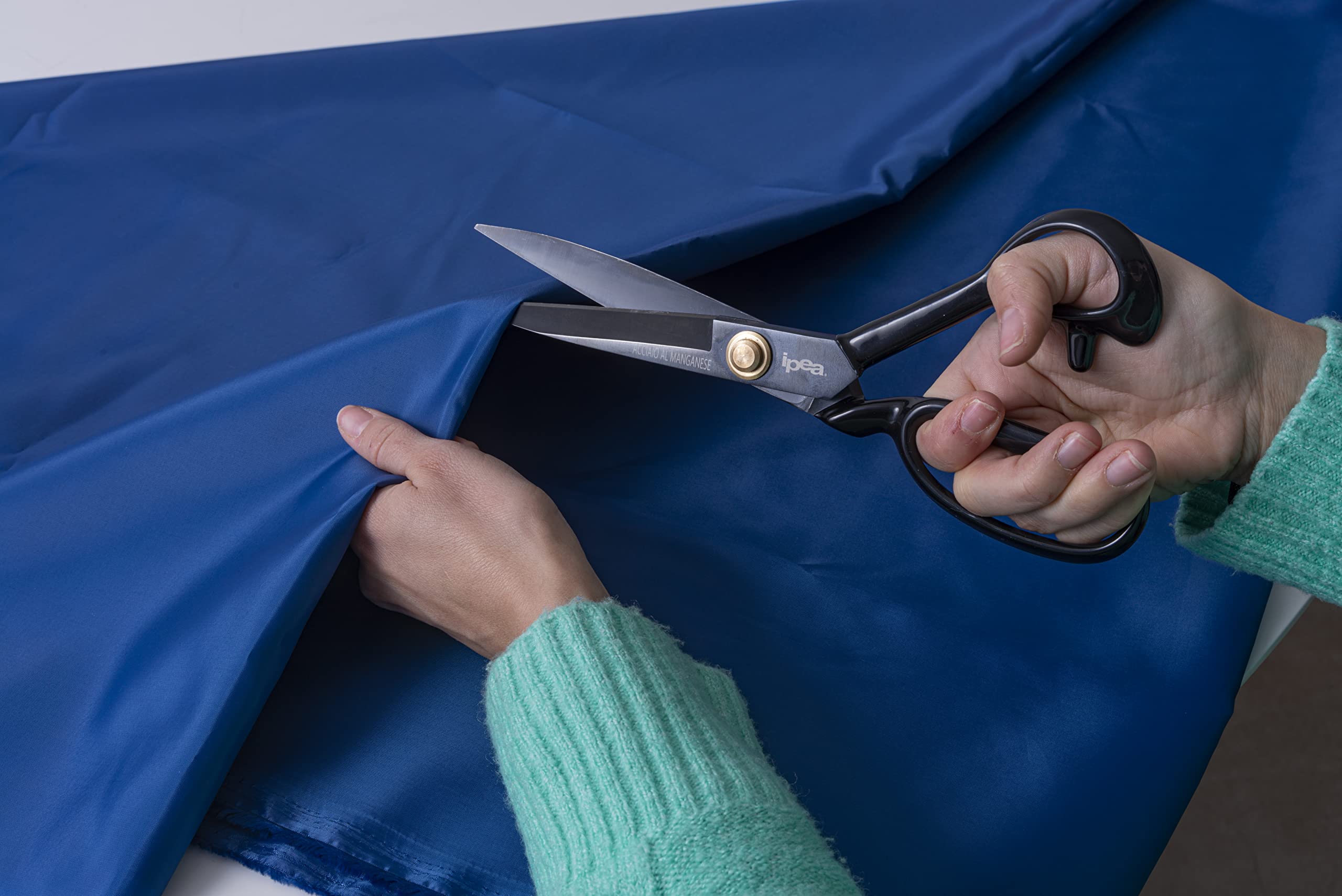 IPEA Tessuto Fodera Blu Royale - 200 cm x 150 cm - Made in Italy - Tessuto al Metro per Cucito, Abbigliamento, Fodere, Giacche, Pantaloni, Gonne, Arredamento, Cuscini - Stoffa per Cucire e Foderare