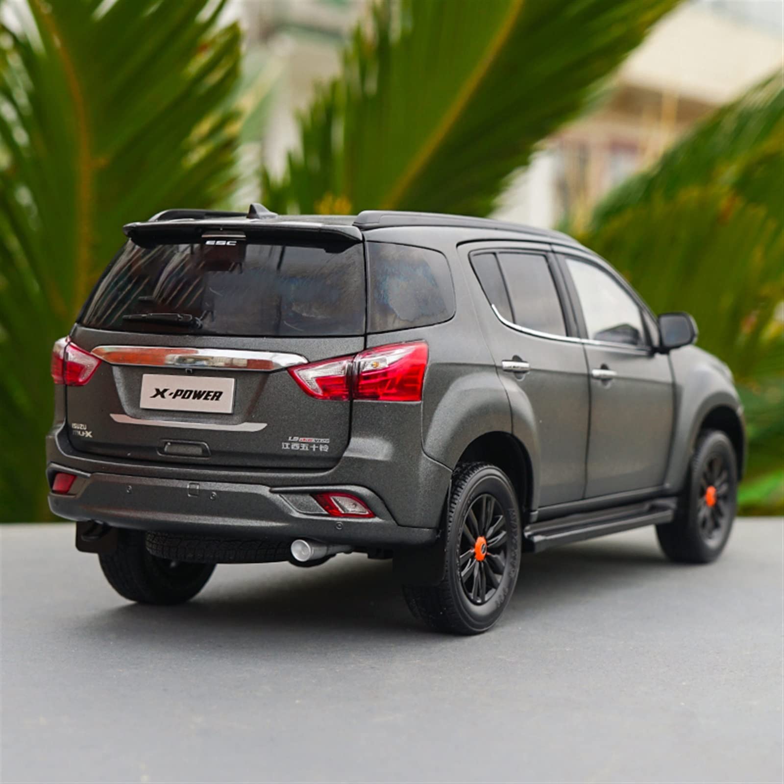 1/18 中国仕様 いすゞ mu-x Amazon | 車のモデル 1/18 いすゞ MU-X SUV スケール ダイキャスト