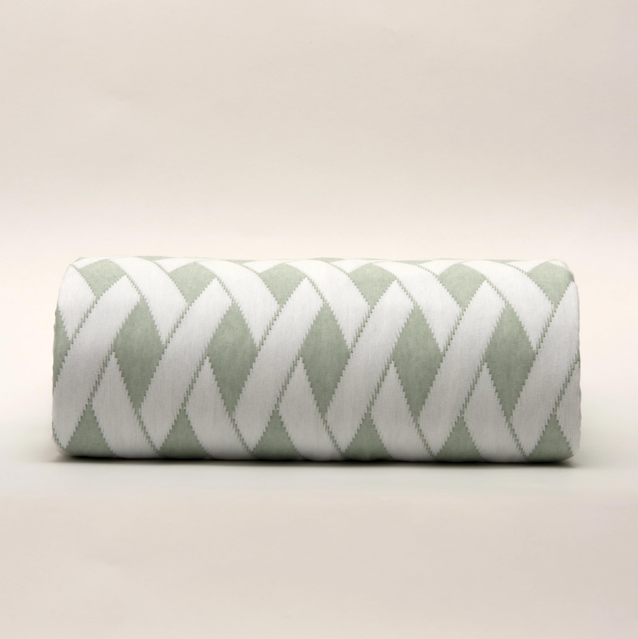 Colcha de Verano Verde con Estampado Geométrico – Cláudia - 50% Algodón, 50% Poliéster - Cama 180 cm (Colcha 260 x 260 cm) - Geométrico- Fabricado Portugal