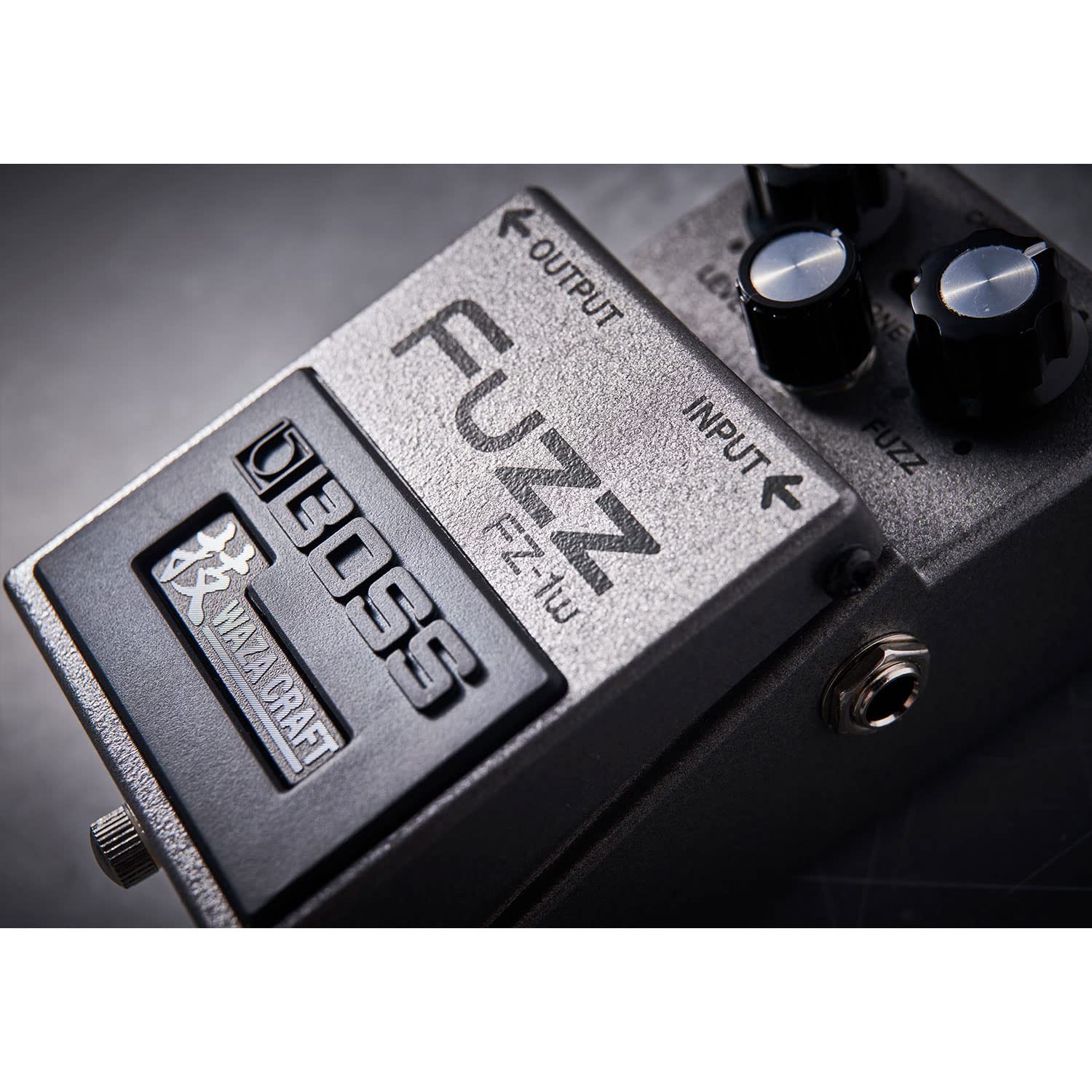 Boss FZ-1W Waza Edition Fuzz Effektgerät + keepdrum 9V Netzteil